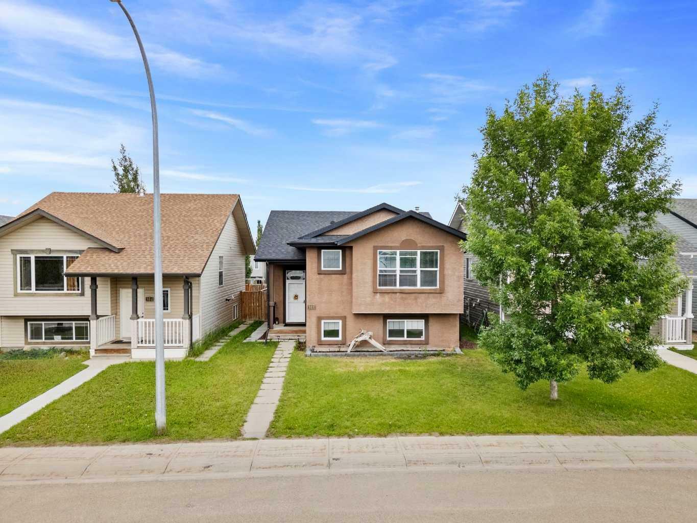 Photo de la propriété: 308 Lancaster Drive AB T4R 3R7