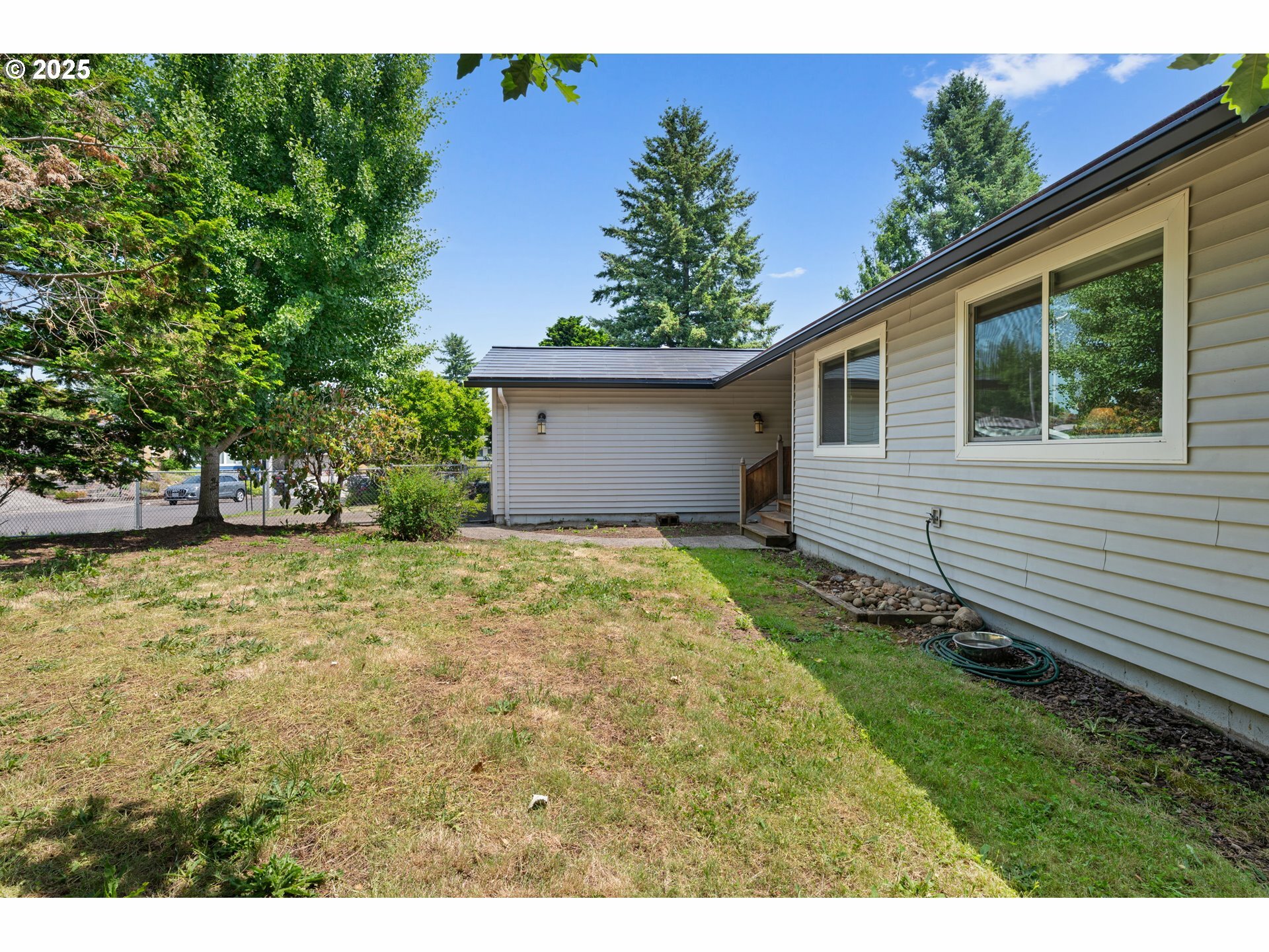 Property Photo: 1482 SW 5th Pl OR 97080