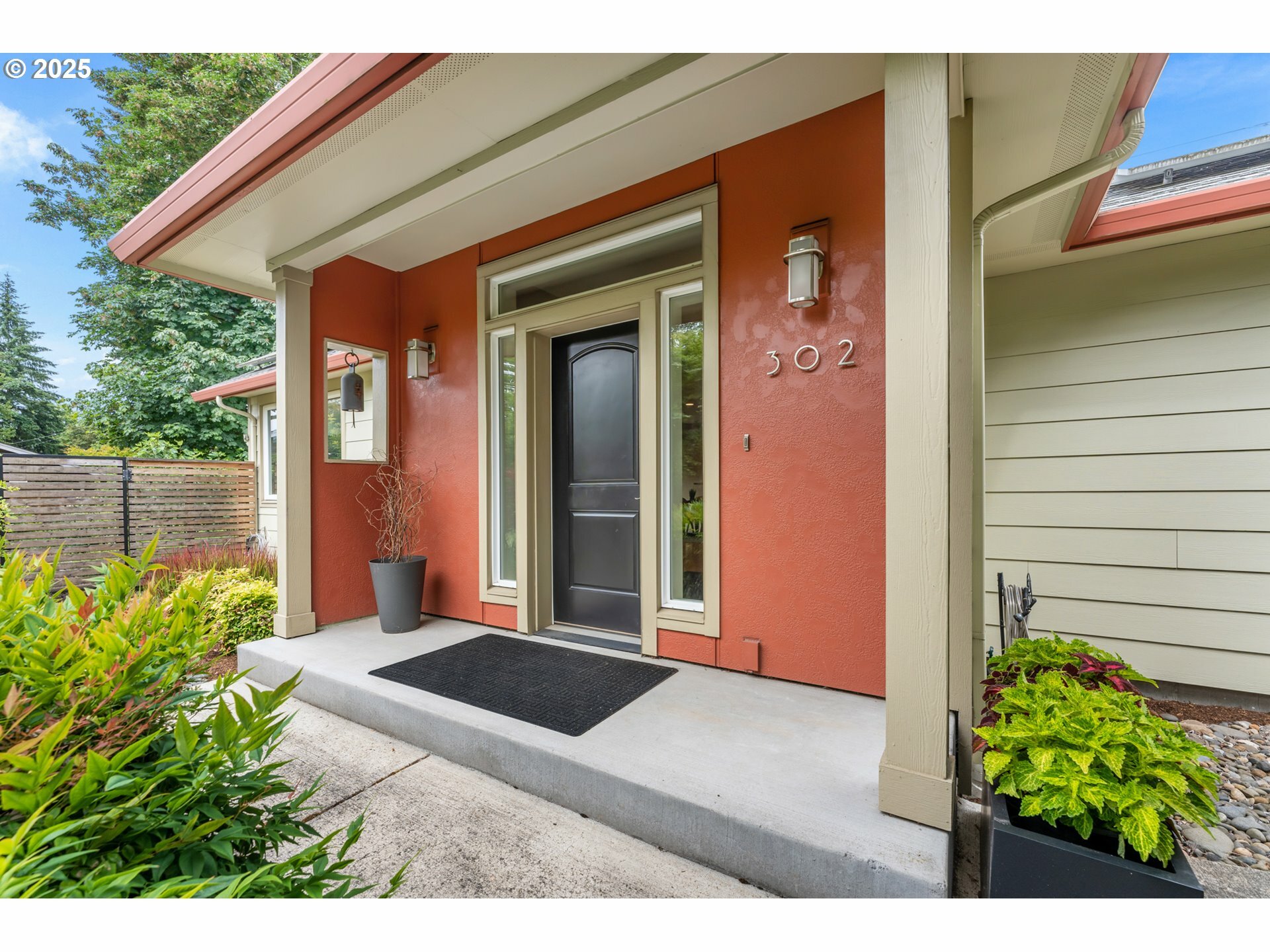 Property Photo:  302 Phoenix Way  WA 98661 