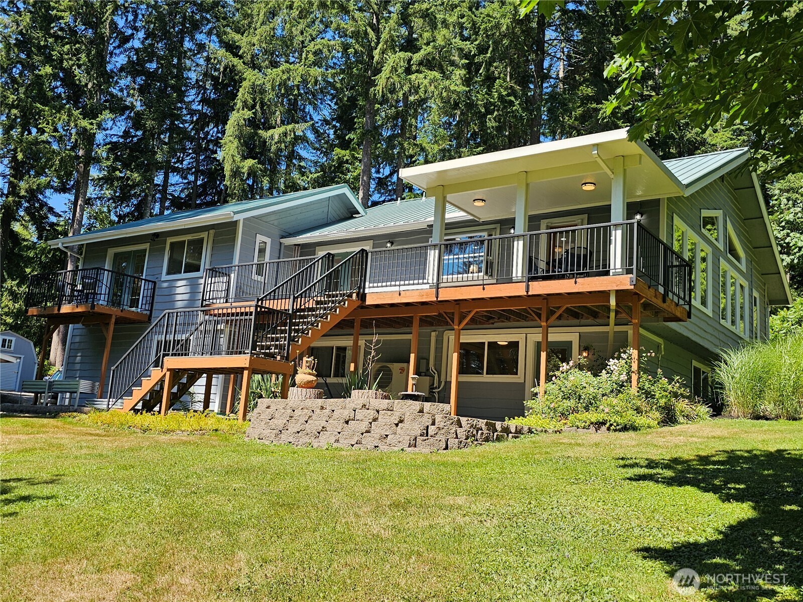 Property Photo: 530 175th Avenue NE WA 98290