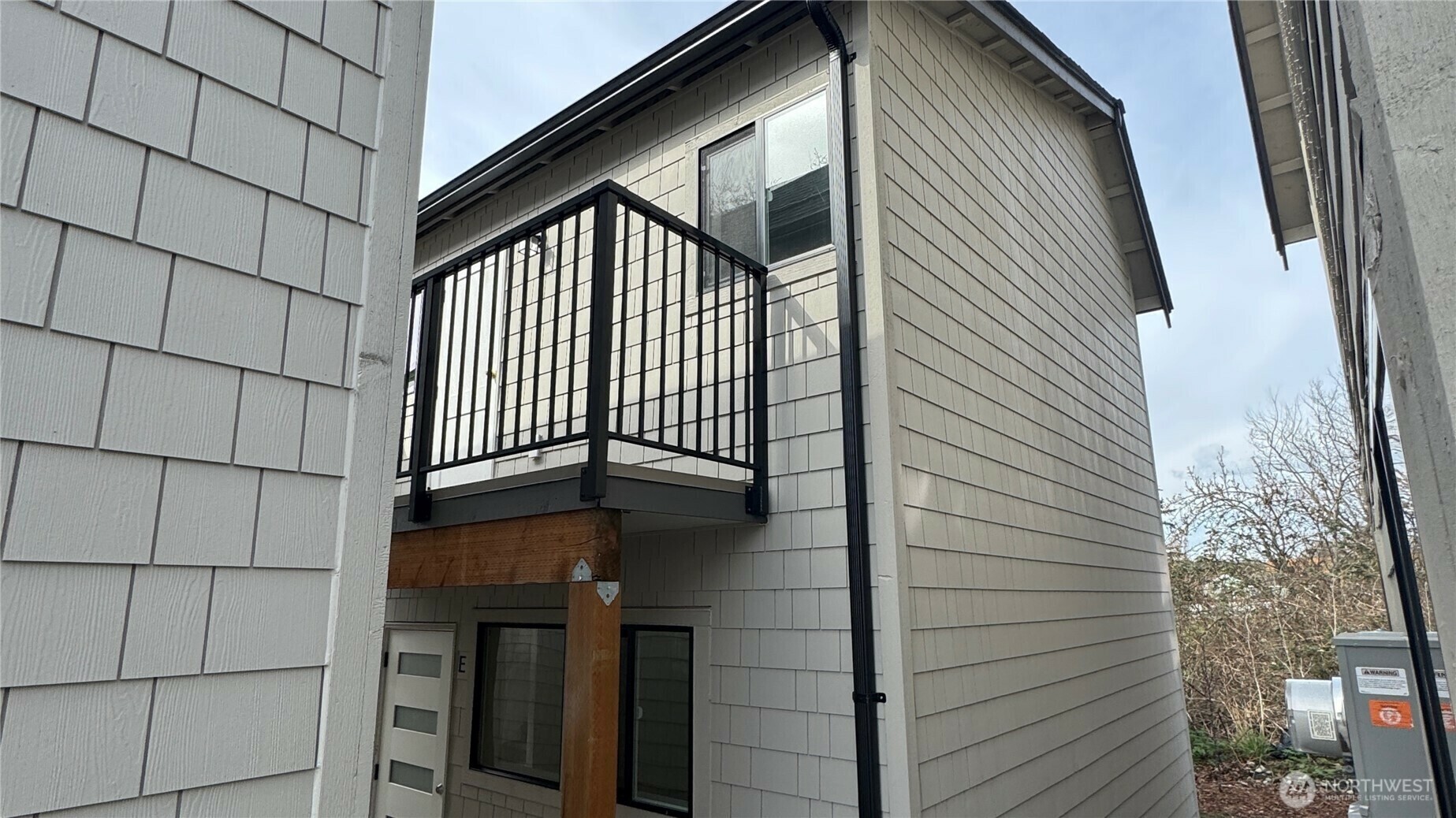 476 SE Barrington Dr E  Oak Harbor WA 98277 photo