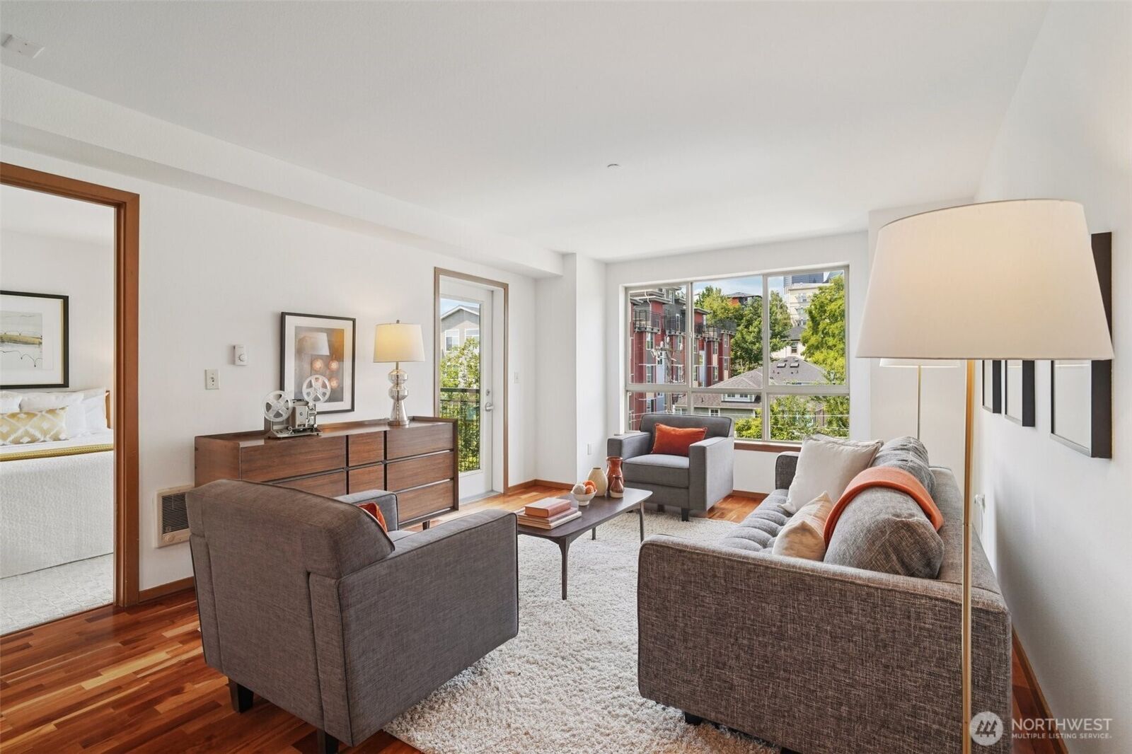 Property Photo:  412  11th Avenue 504  WA 98122 