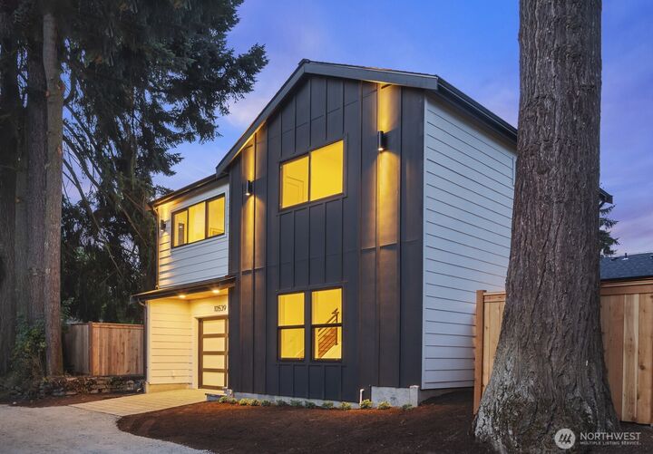 Property Photo:  10539  Ashworth Avenue N  WA 98133 