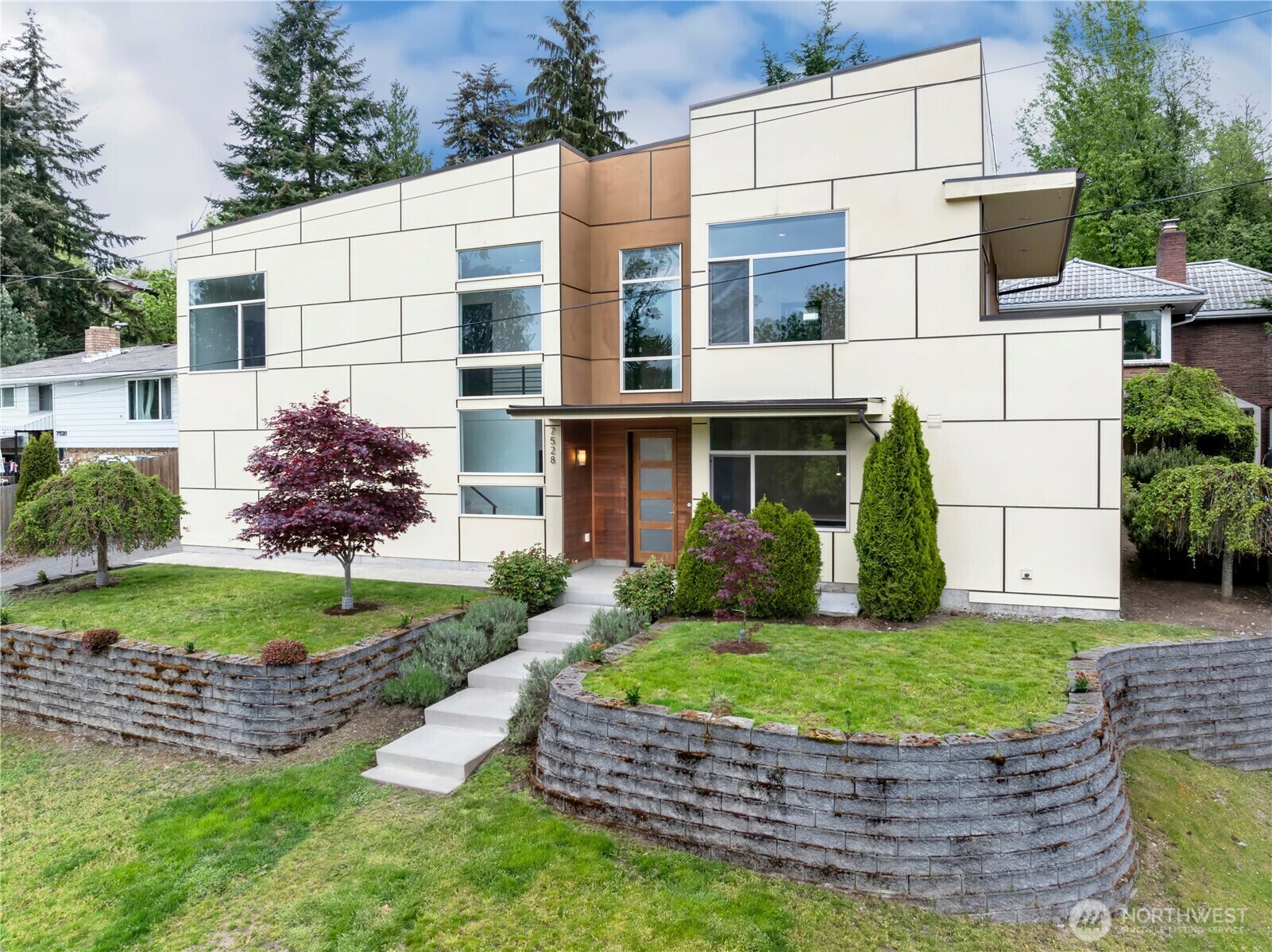 Property Photo:  7528  21st Avenue SW  WA 98106 