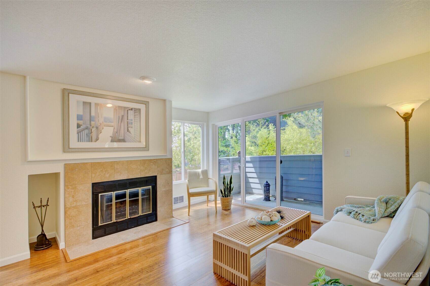 Property Photo: 5901 Phinney Avenue N 103 WA 98103