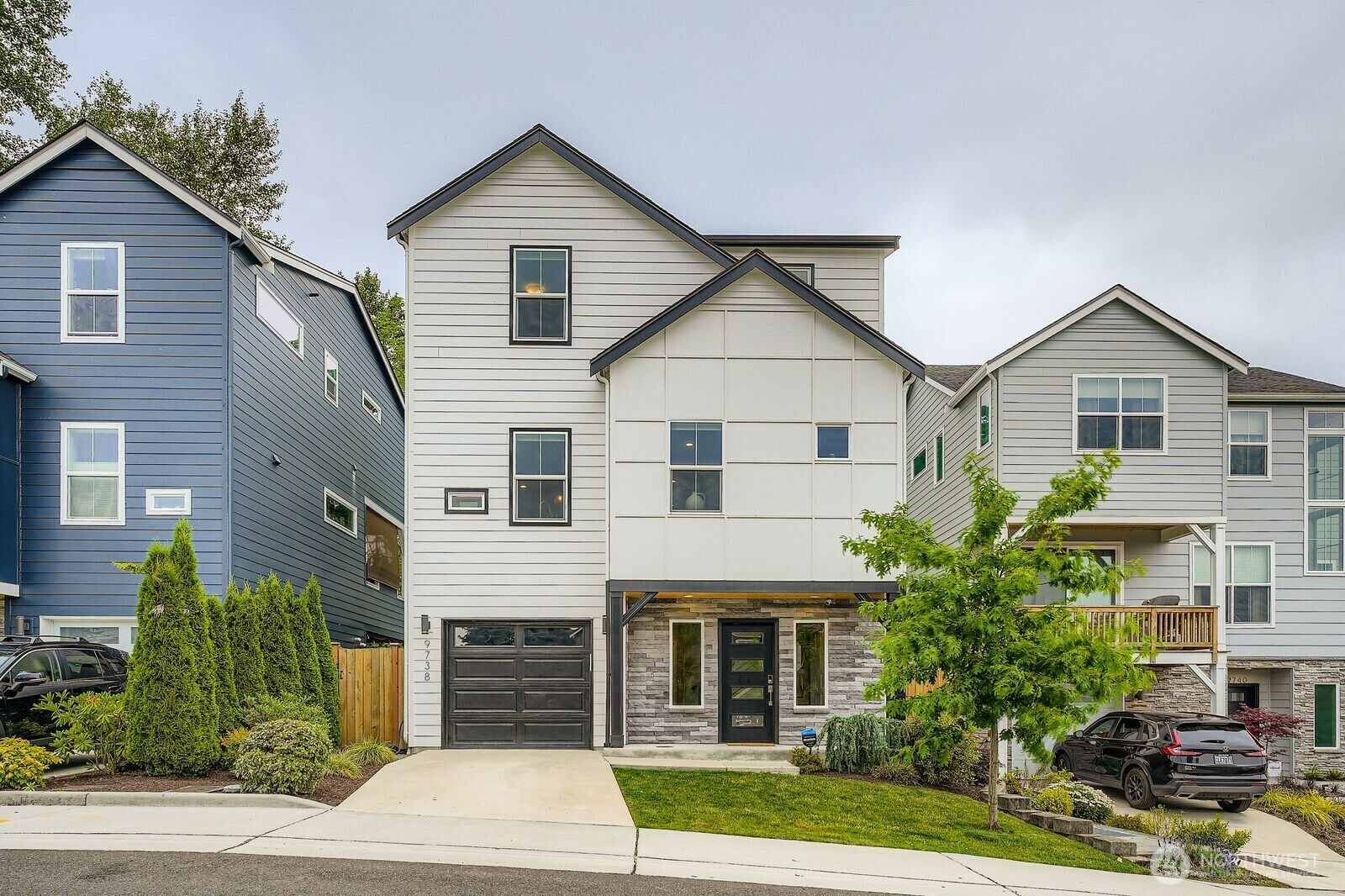 Property Photo: 9738 Lindsay Place S WA 98118