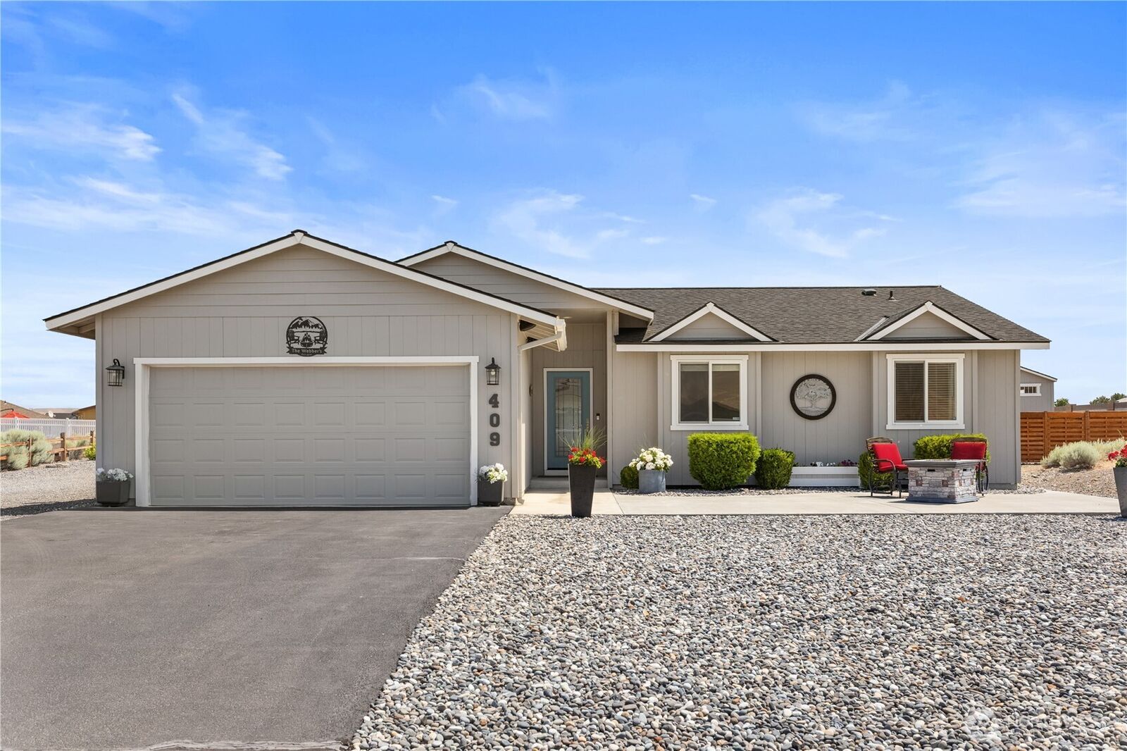 Property Photo:  409  Davidson Boulevard SW  WA 99349 