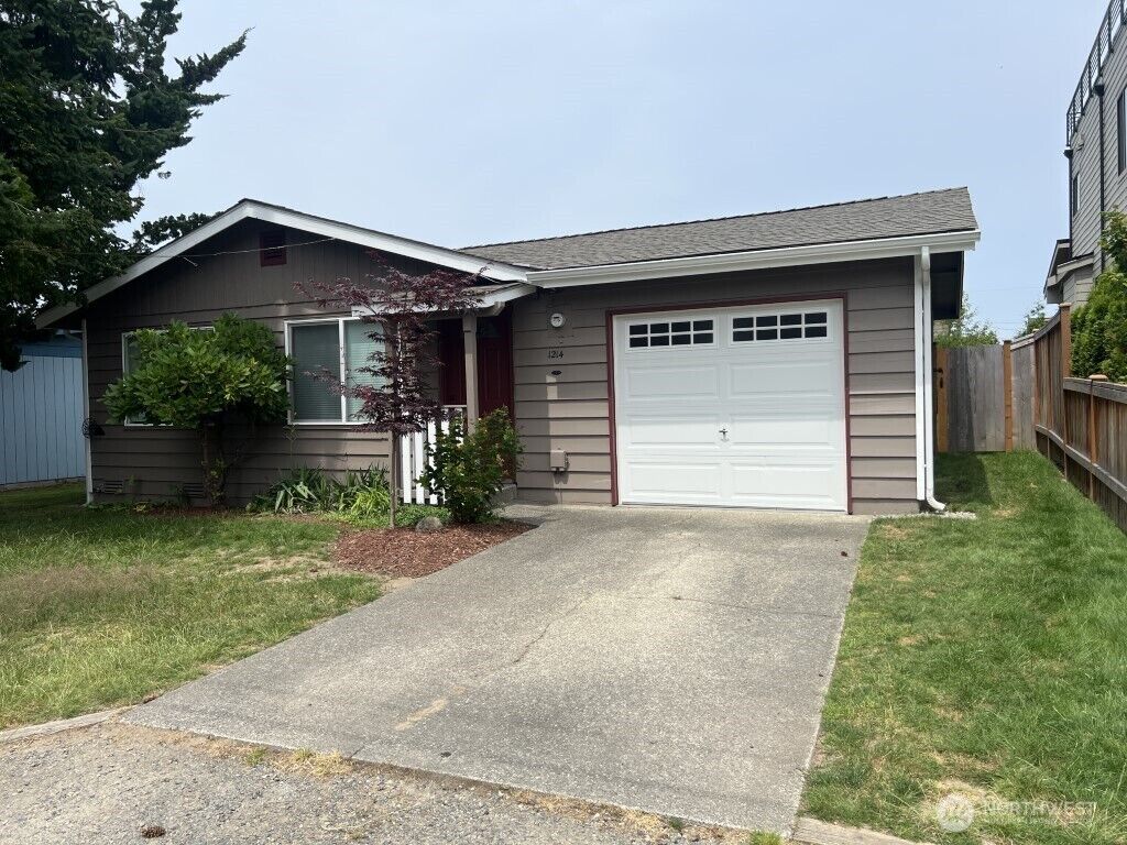 Property Photo:  1214 N 35th Street  WA 98056 