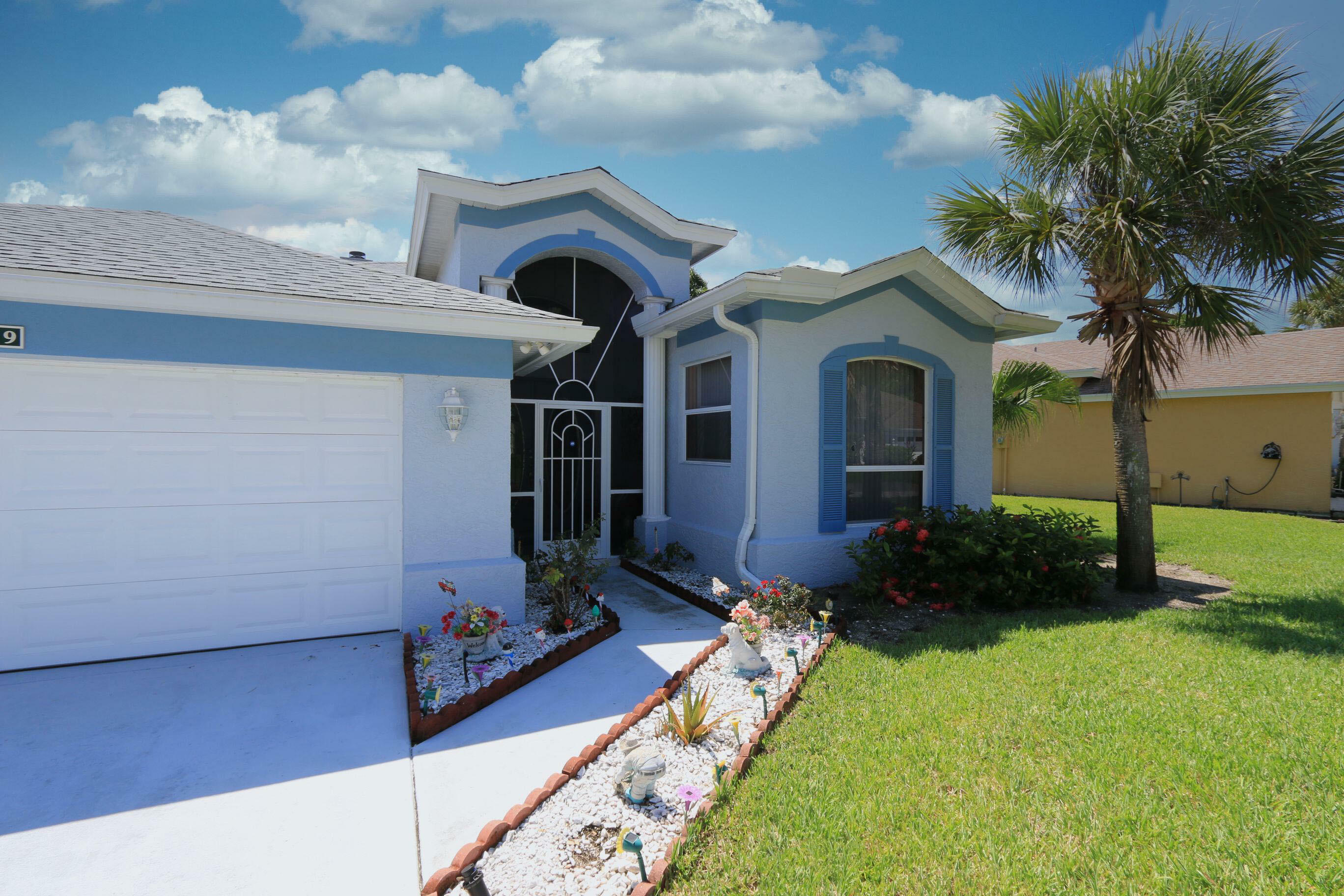 Property Photo:  509 NW Lambrusco Drive  FL 34986 
