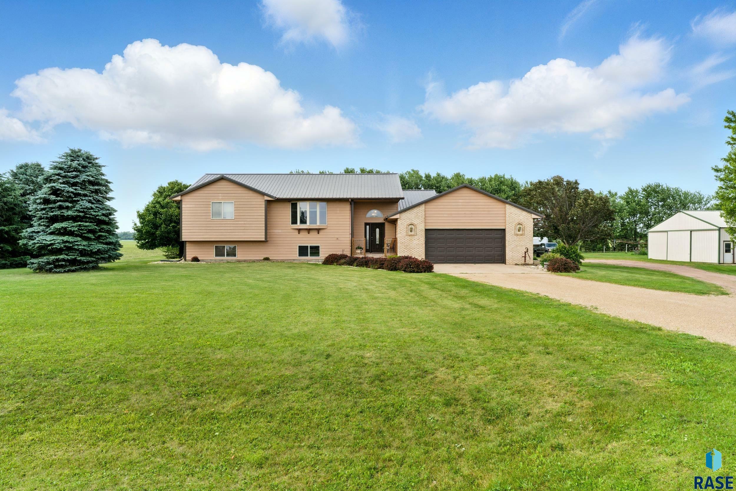 Property Photo: 46946 274th St SD 57039-5403