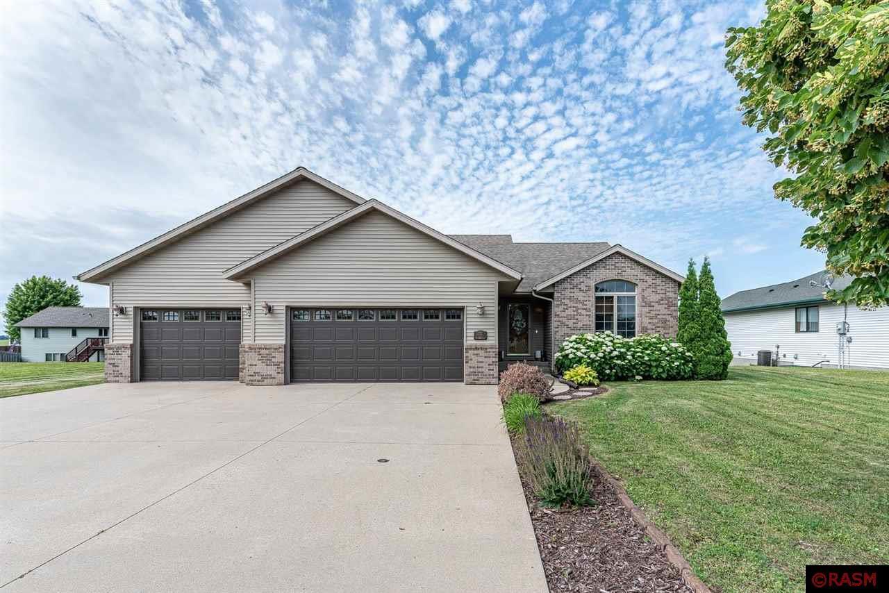 Property Photo: 133 Copperfield Drive MN 56001