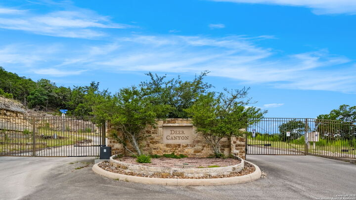 Property Photo: 8602 San Fidel Way TX 78255