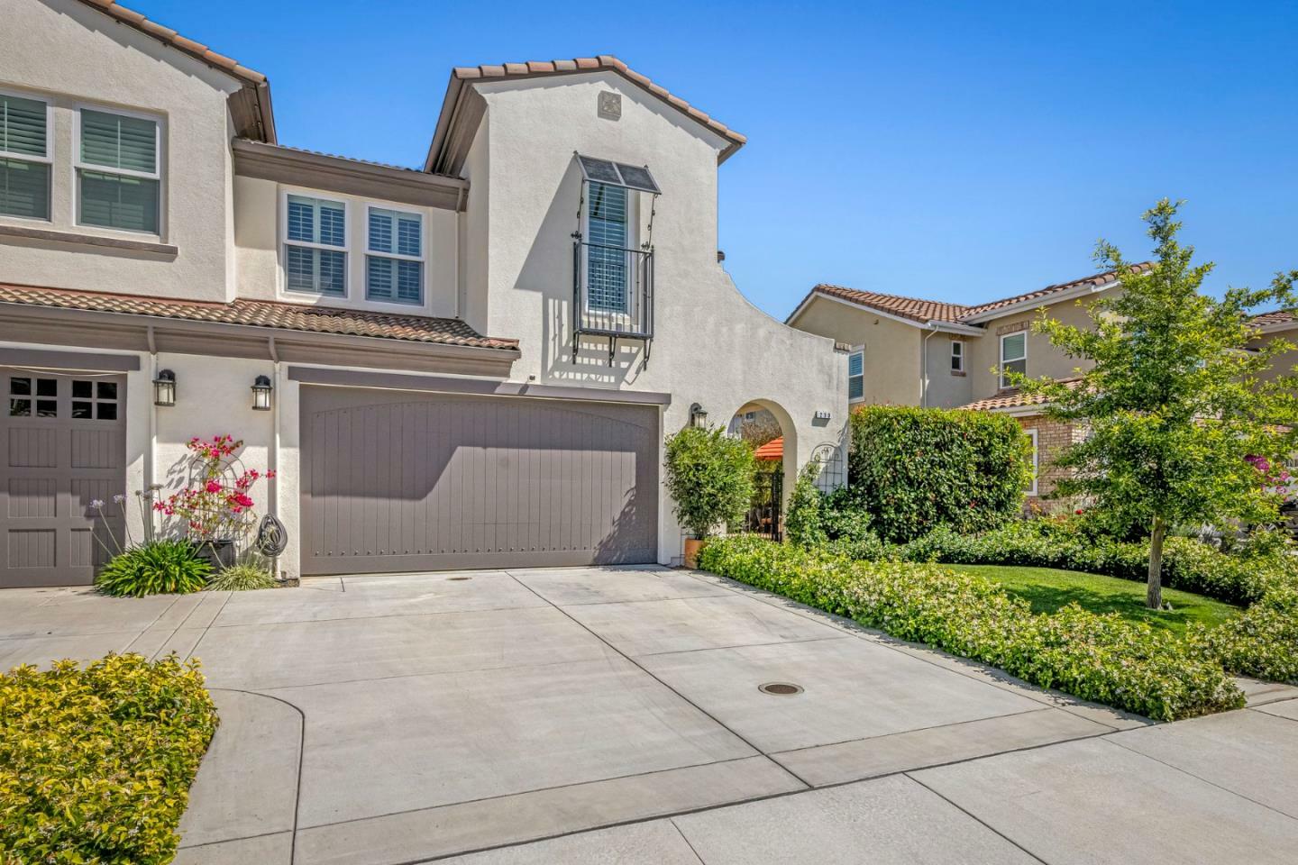 Property Photo:  250 Calle Del Rey  CA 95037 