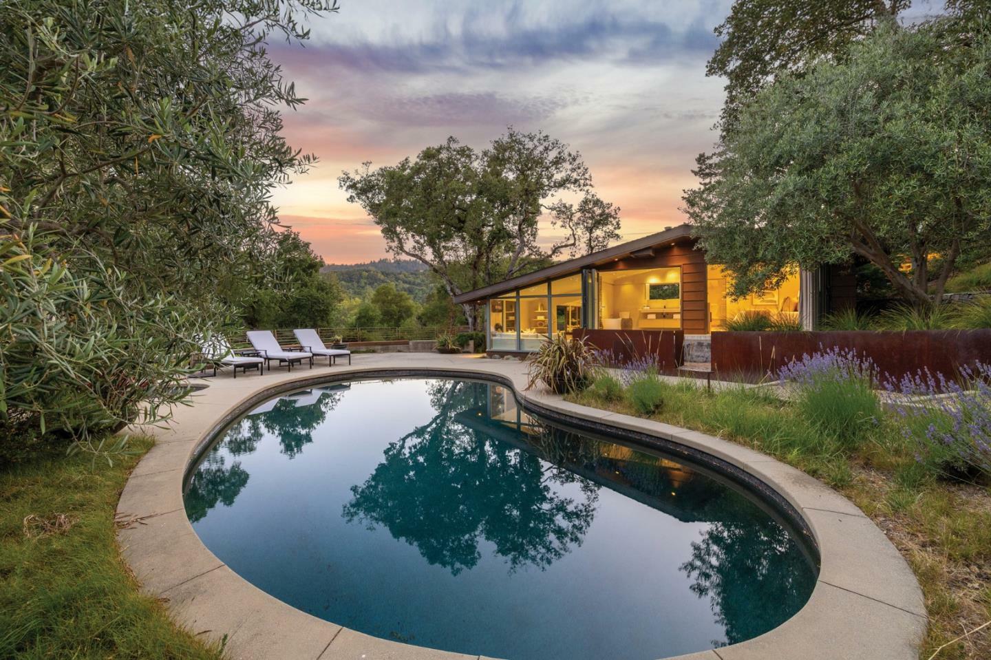 Property Photo: 22 Grove Drive CA 94028