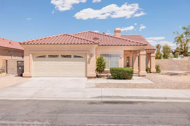 Property Photo:  40670 Posada Ct  CA 92211 