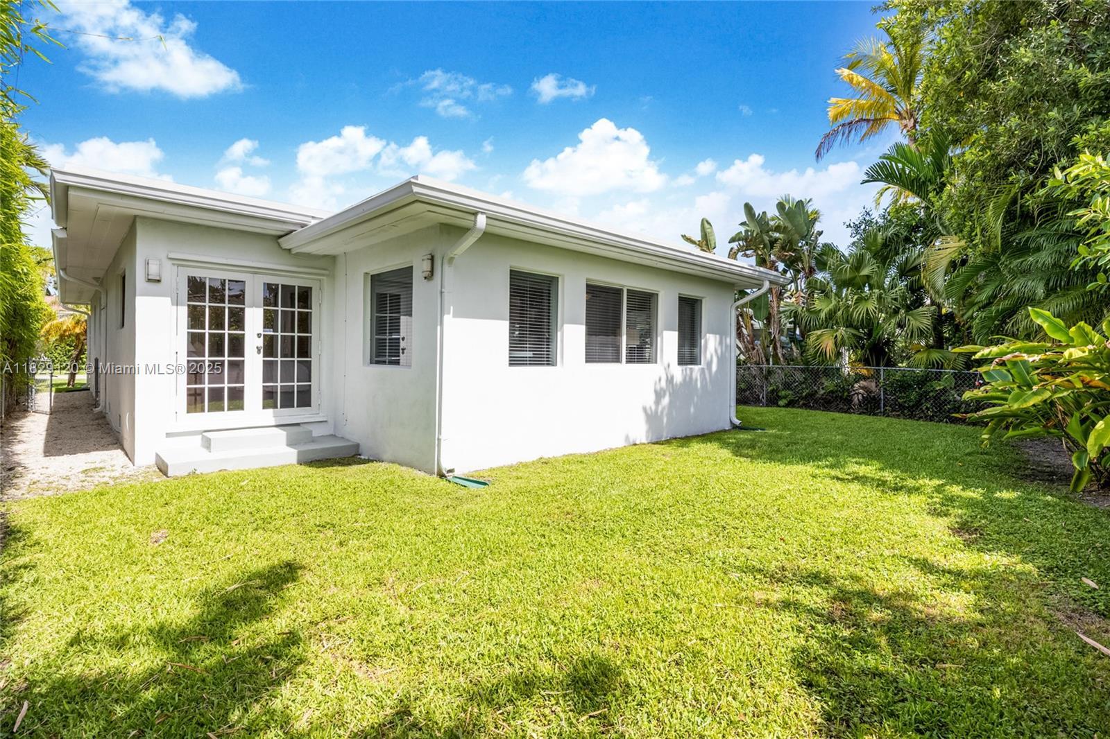 Property Photo: 8811 Hawthorne Ave FL 33154