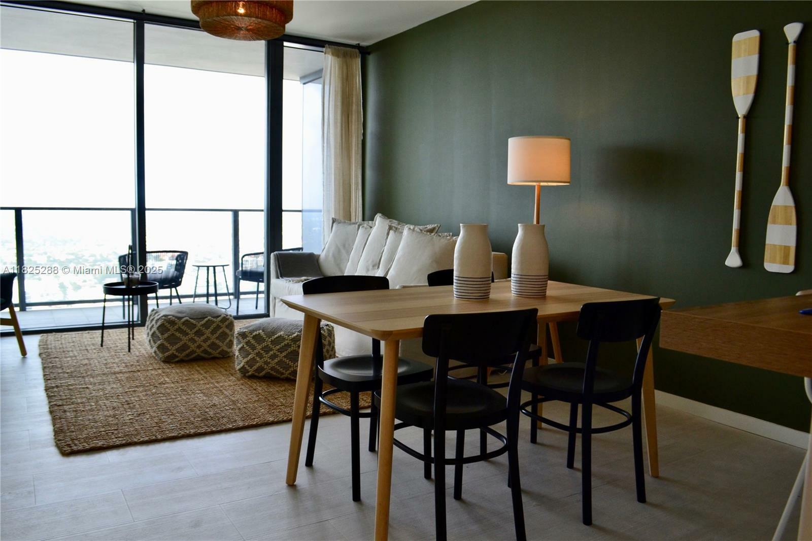 Property Photo:  1000 Brickell Plaza 4704  FL 33131 