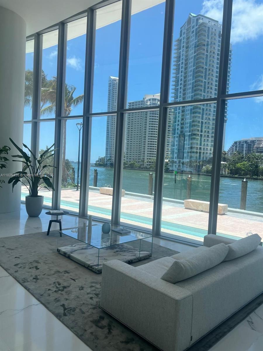 300 Biscayne Boulevard Way 5009W  Miami FL 33131 photo