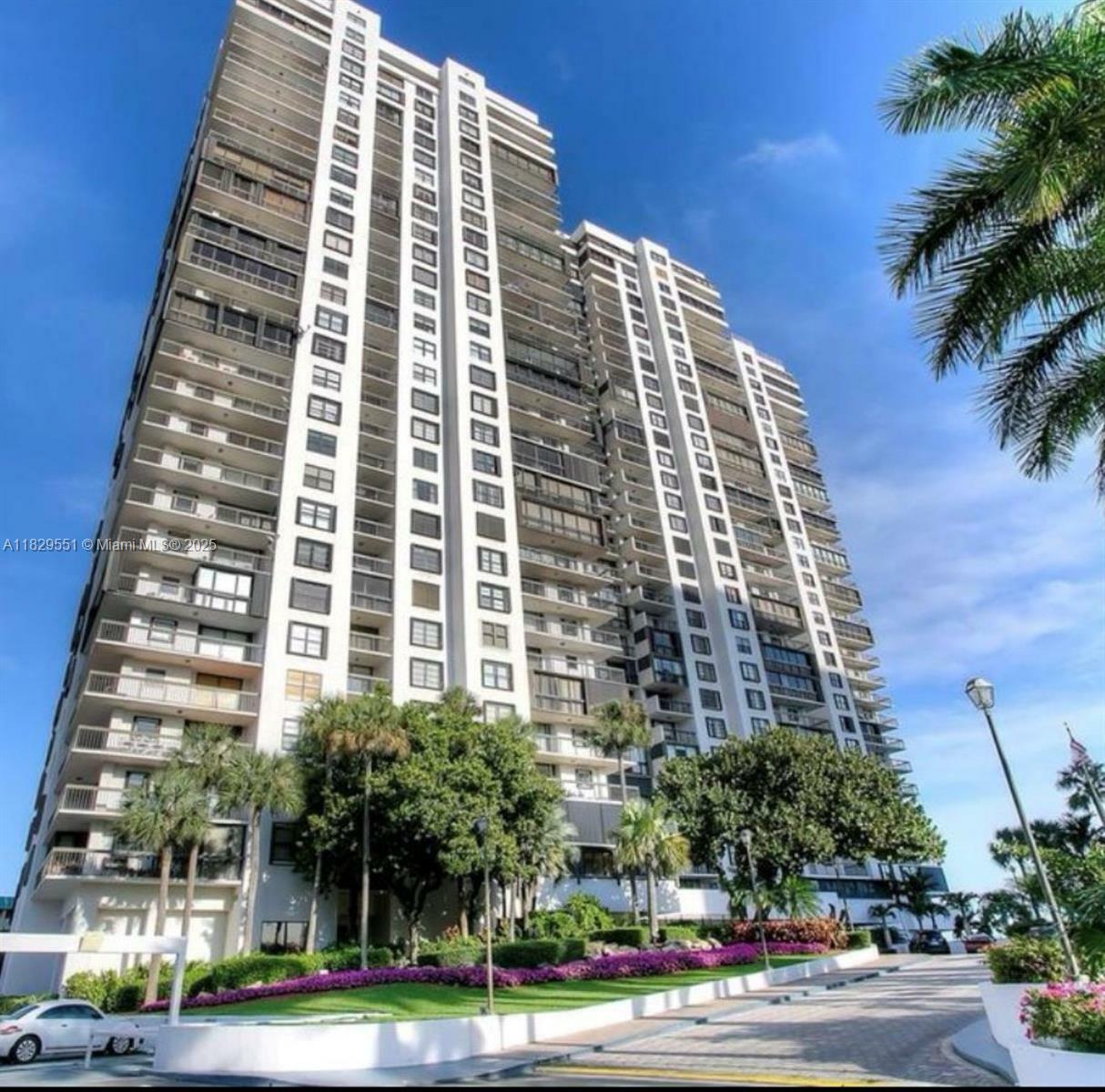 Property Photo: 2333 Brickell Ave FL 33129