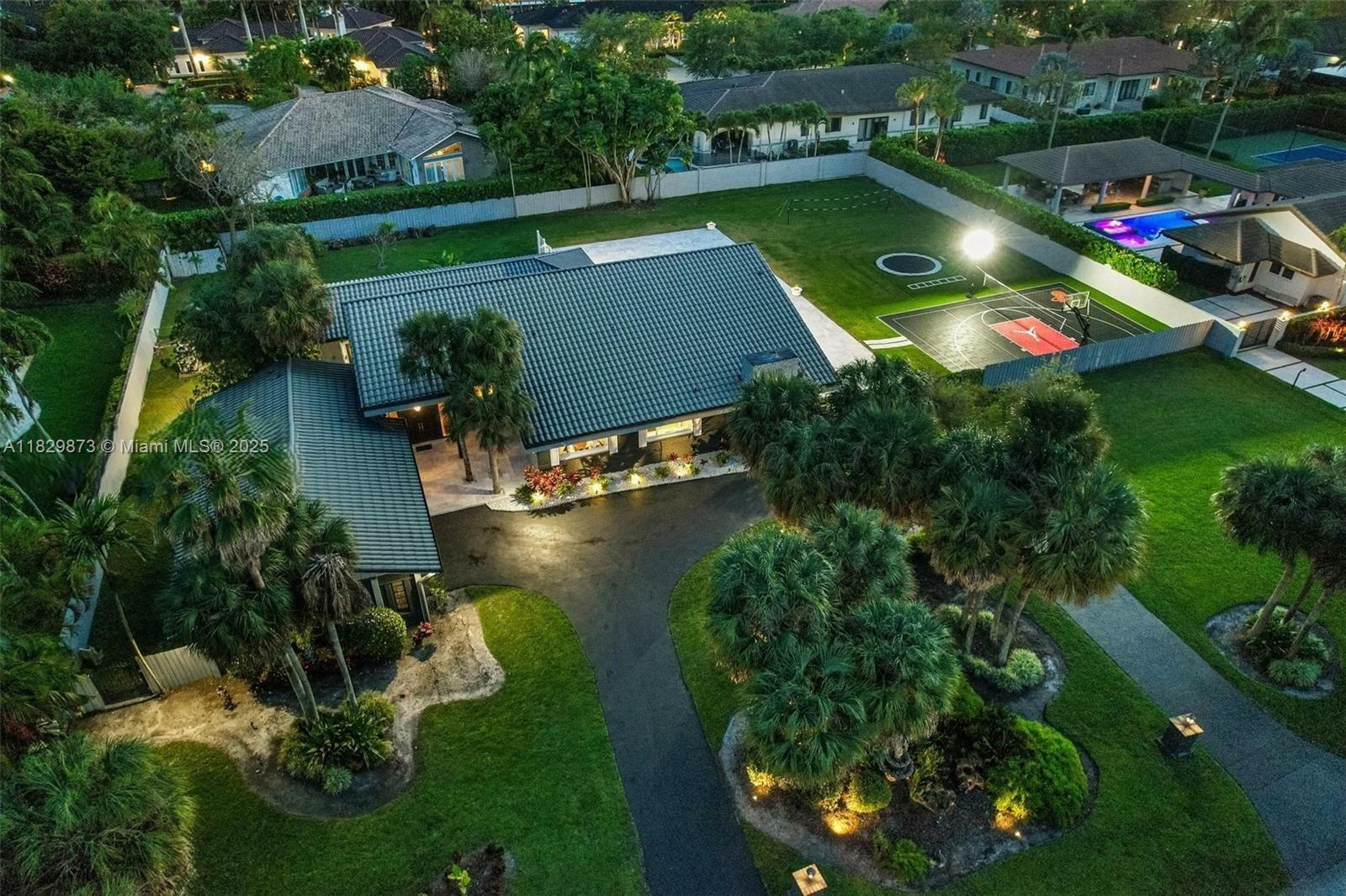 Property Photo: 9520 SW 100th St FL 33176