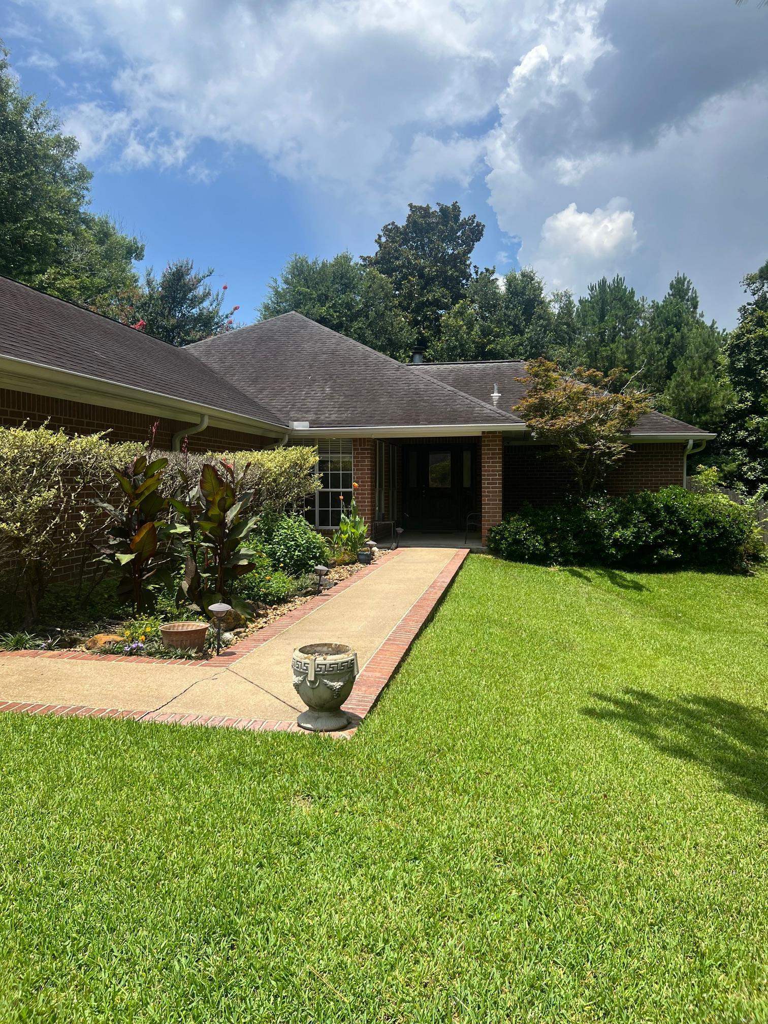 Property Photo: 180 Beechwood TX 77657