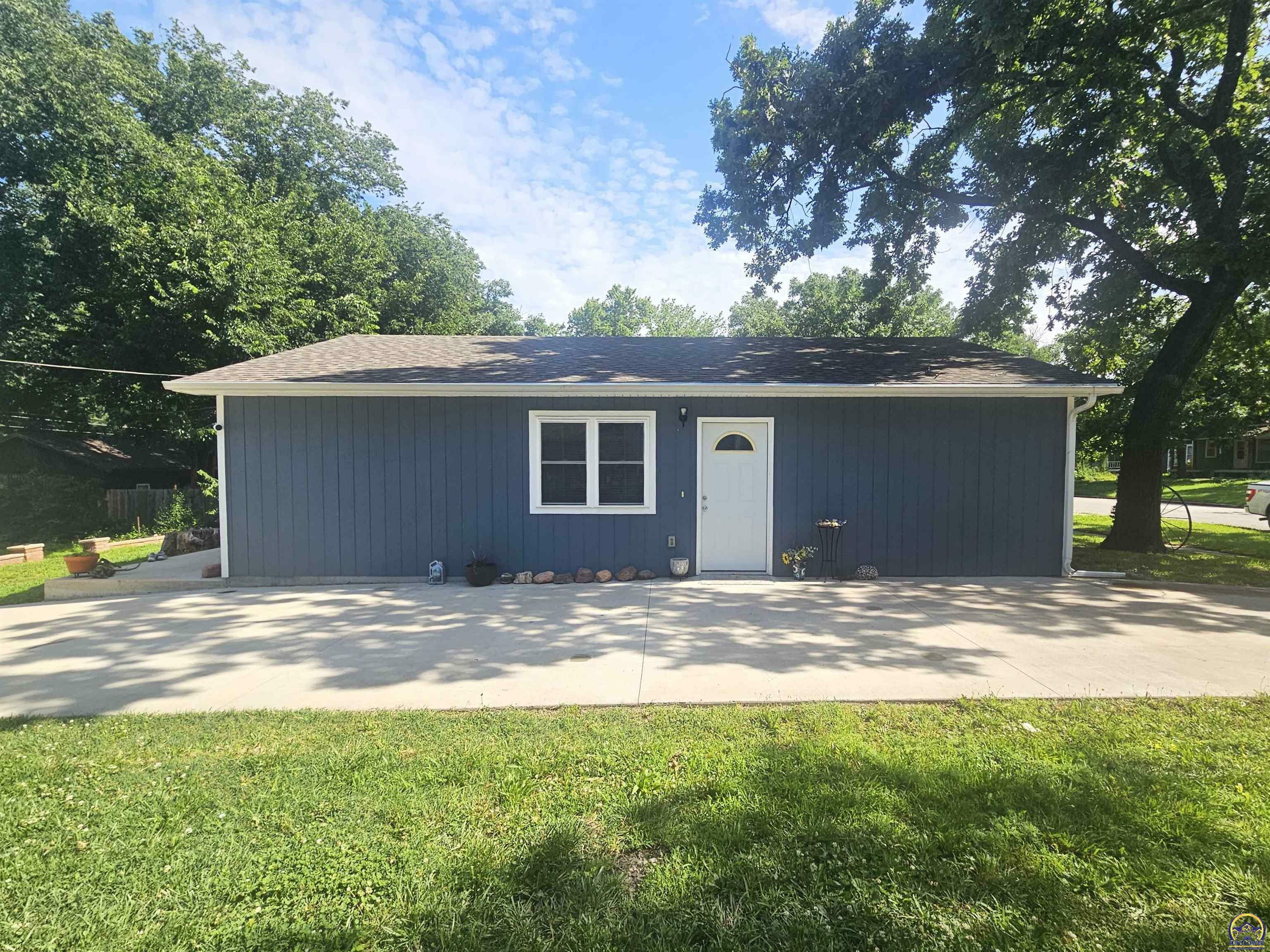 Property Photo:  113 S State St  KS 66801 
