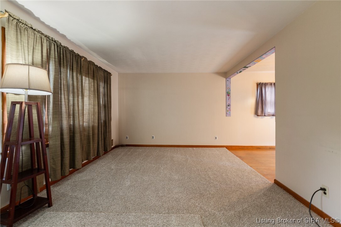 Property Photo: 211 Sherwood Court IN 47129