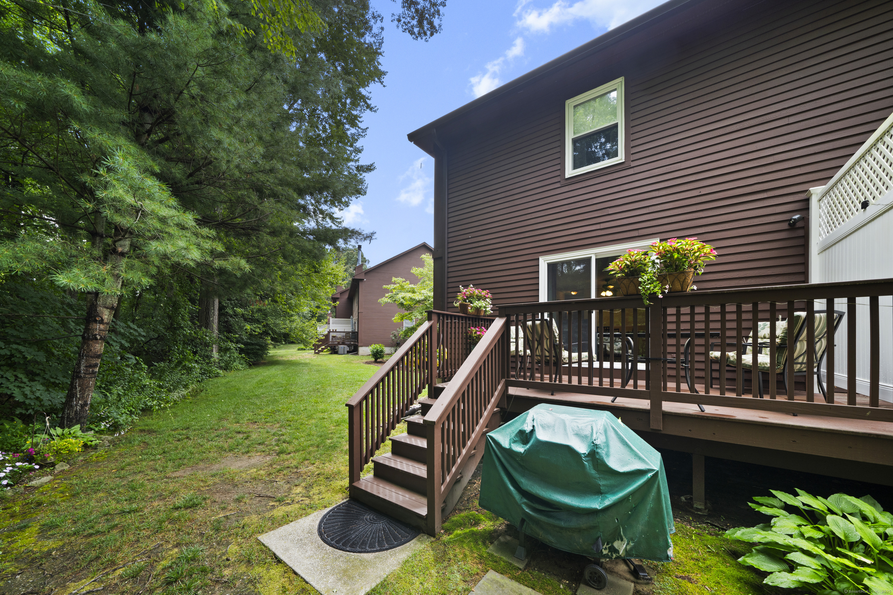 Property Photo:  75 Candlewood Circle  CT 06082 
