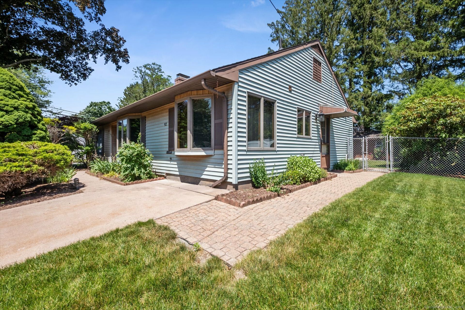 Property Photo: 92 Manor Circle CT 06118