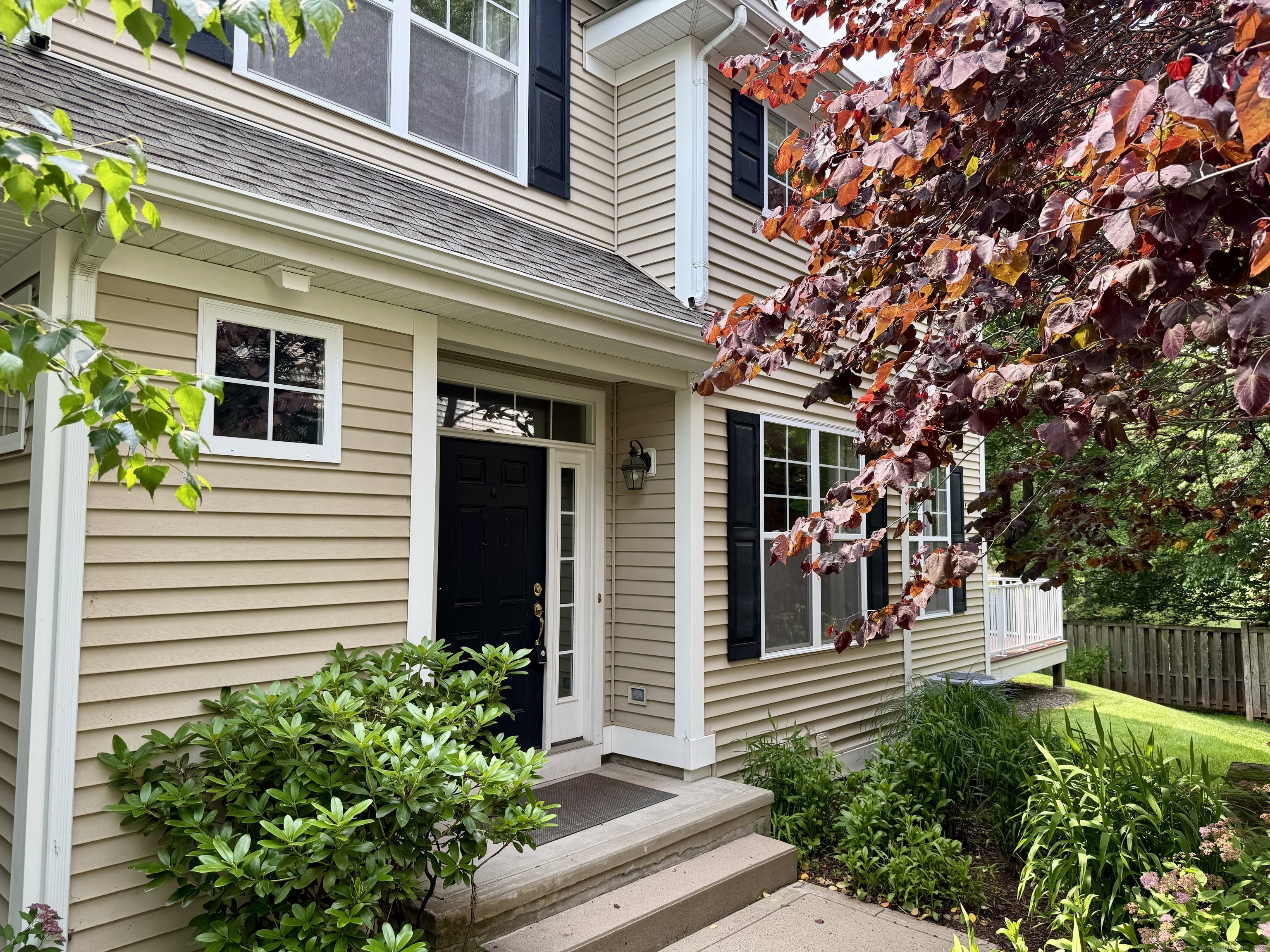 Property Photo: 14 Park Place Circle 14 CT 06110