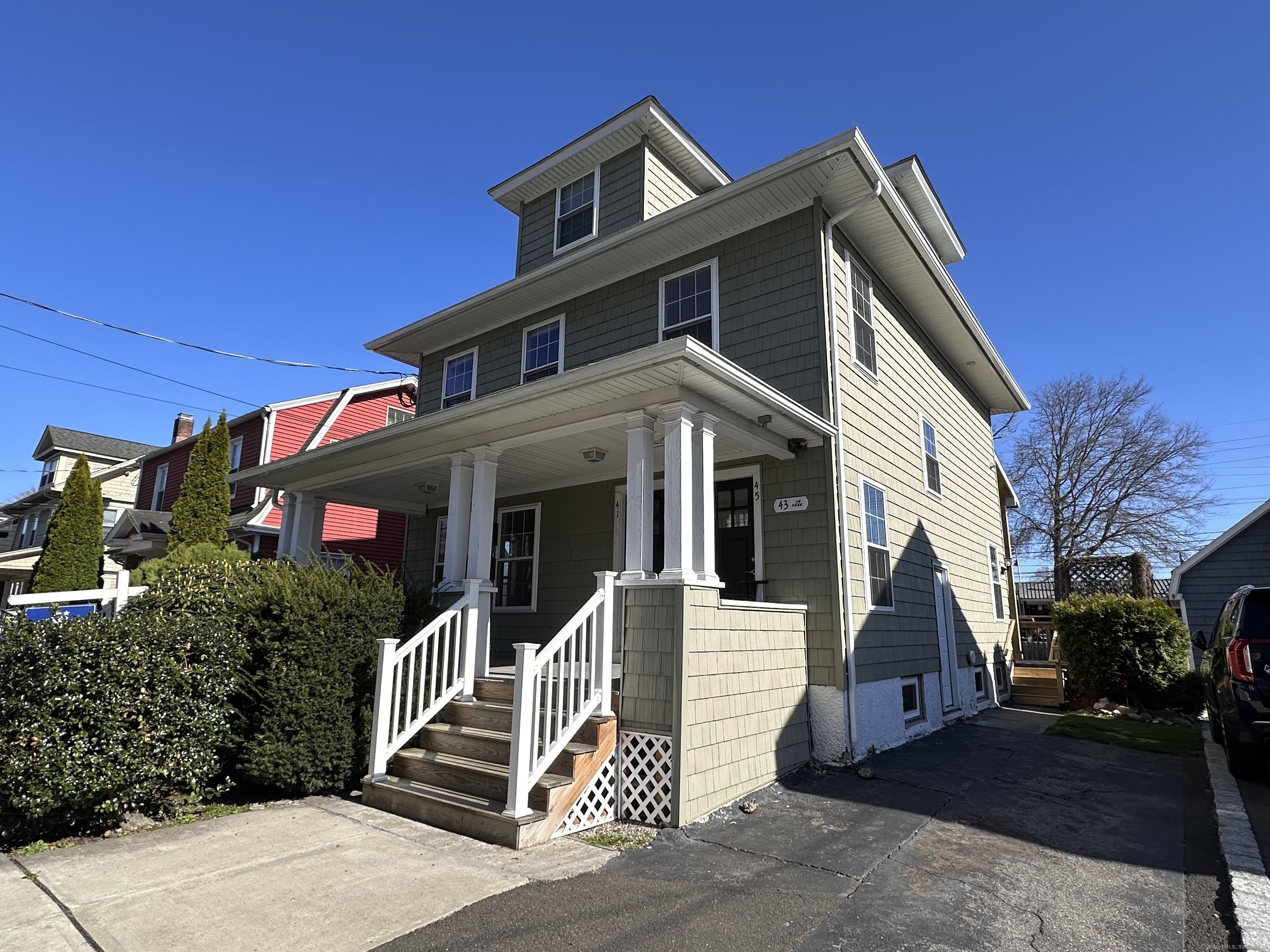 Property Photo: 41 Darina Place CT 06460