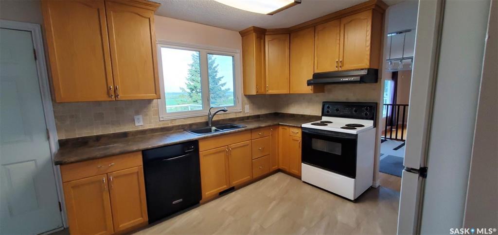 Property Photo: 10 1st Avenue E SK S0M 0E0