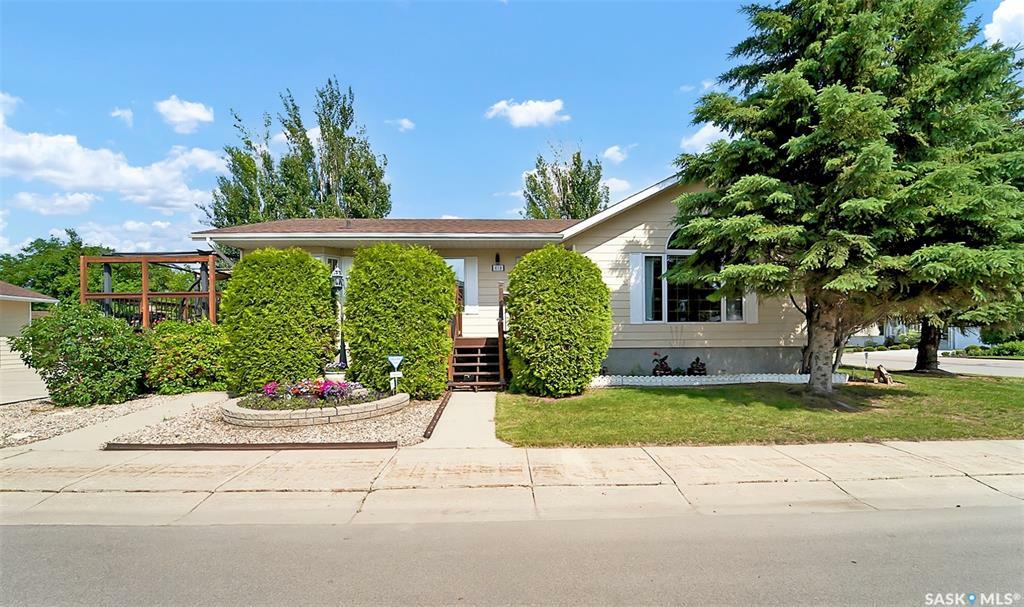 Property Photo: 418 4th Street E SK S0K 4S0