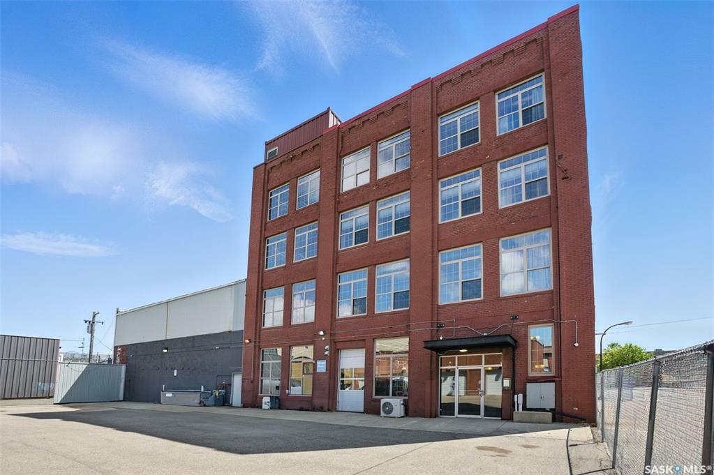Property Photo:  12 23rd Street E 301  SK S7K 0H5 