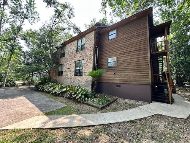 Property Photo: 1233 Cross Creek Circle - FL 32301
