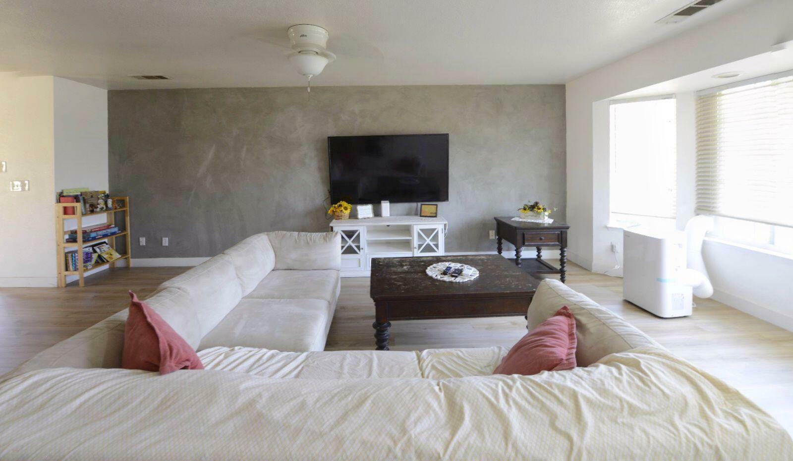 Property Photo: 830 W Vassar Avenue CA 93277