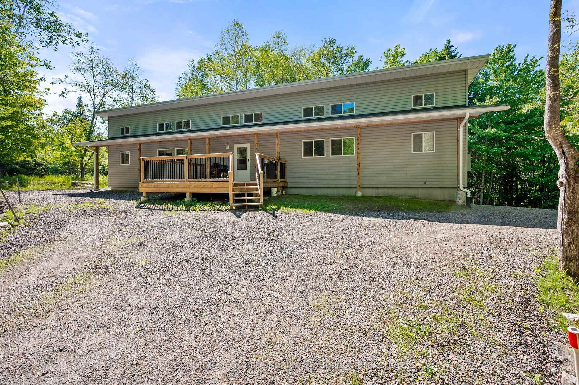 Property Photo: 51 Farmcrest Avenue ON K0M 1S0