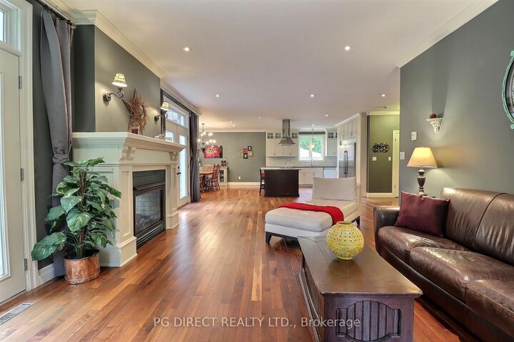 Property Photo:  624 Devonshire Avenue  ON N4S 5R2