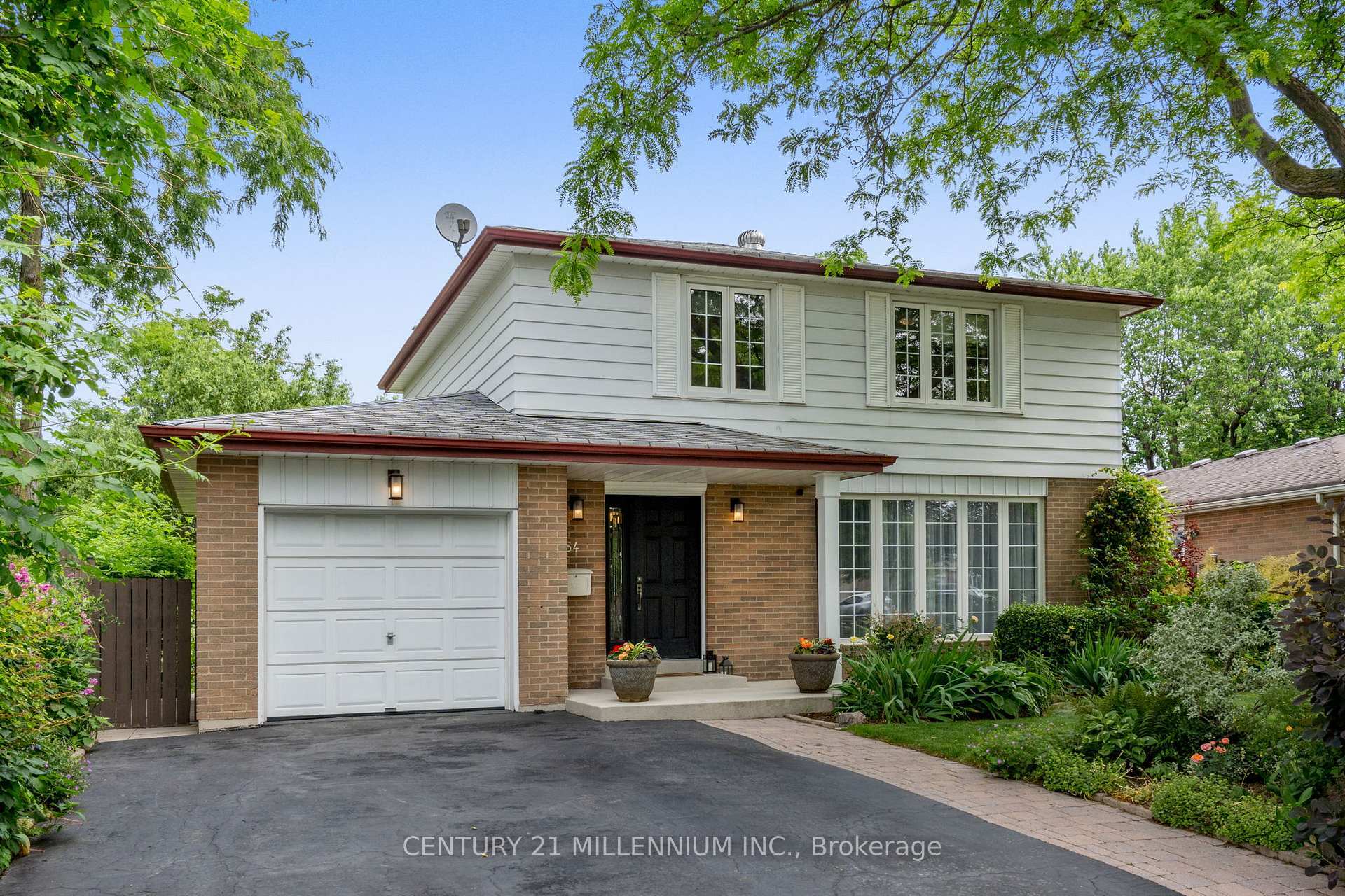 64 Brookland Drive  Brampton ON L6T 2M5 photo