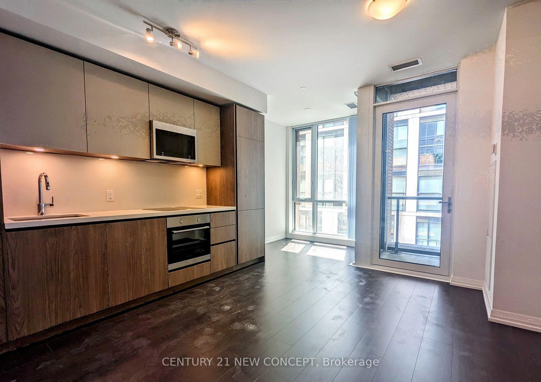 Property Photo: 8 Widmer Street 1201 ON M5V 0W6