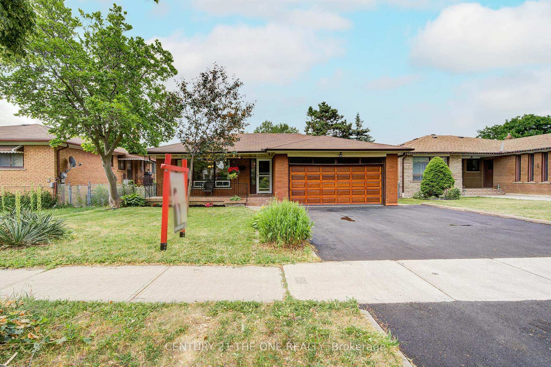 Property Photo:  103 Margaret Avenue  ON M2J 4C4 