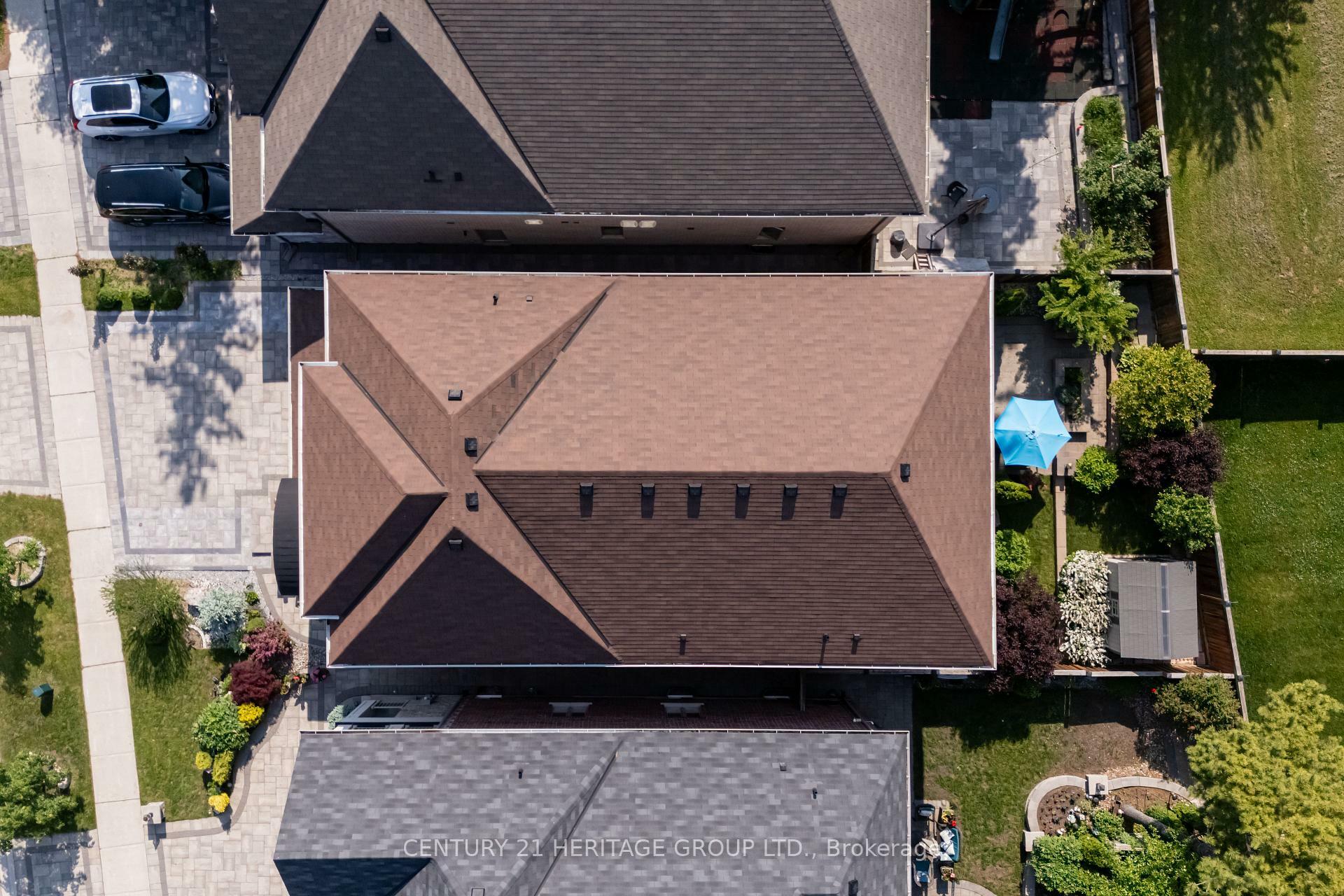 Photo de la propriété: 80 Marbrook Street ON L4C 0Y8