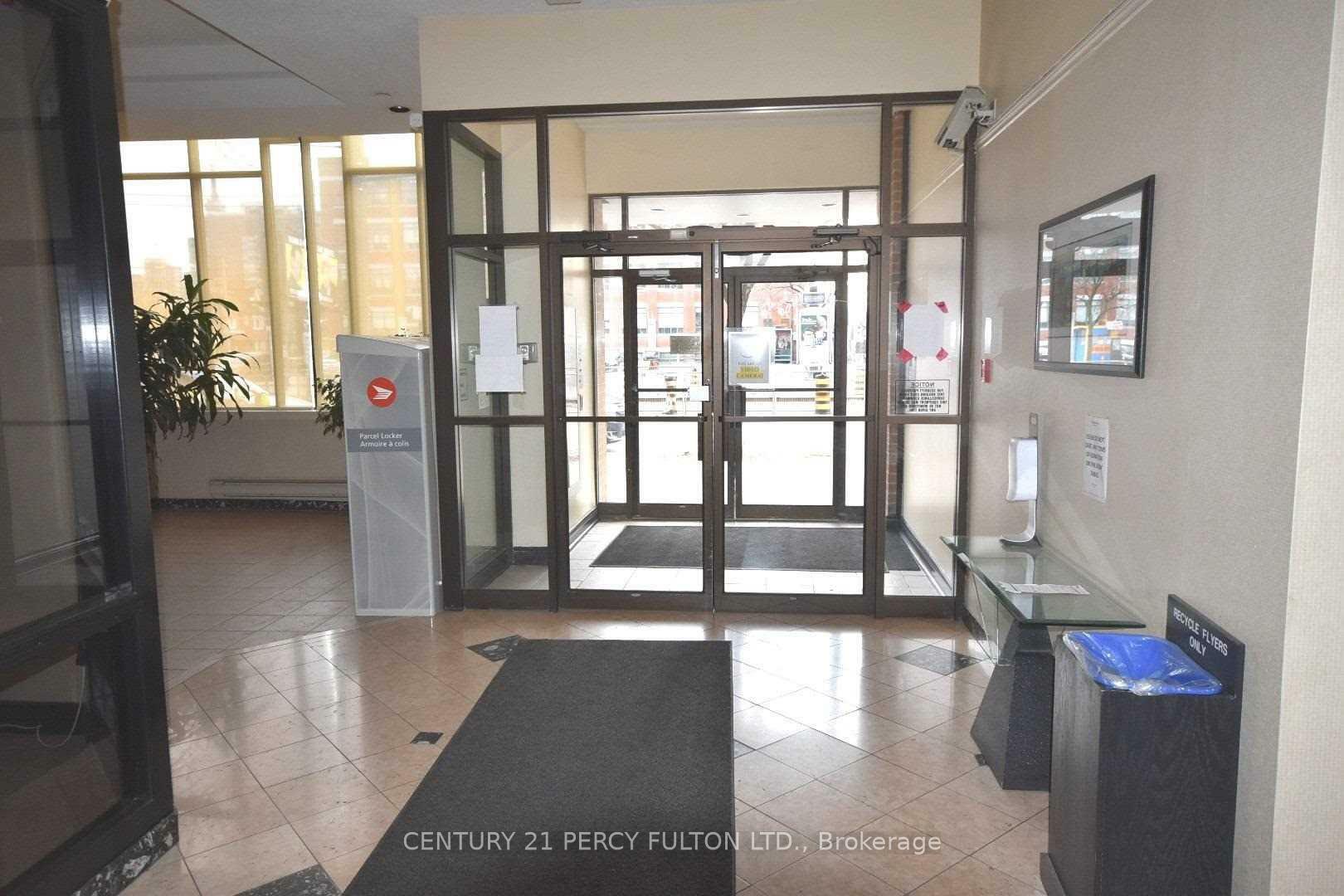 Property Photo: 456 College Street 206 ON M6G 4A3