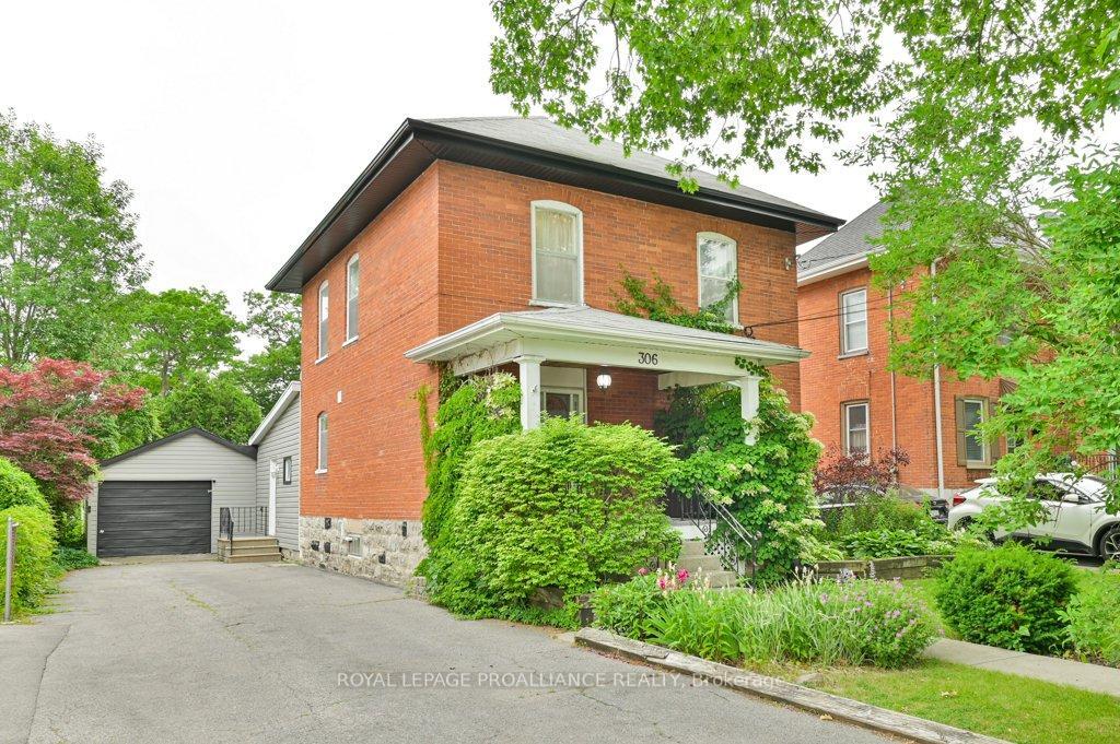 Photo de la propriété: 306 Bleecker Avenue ON K8N 3V4