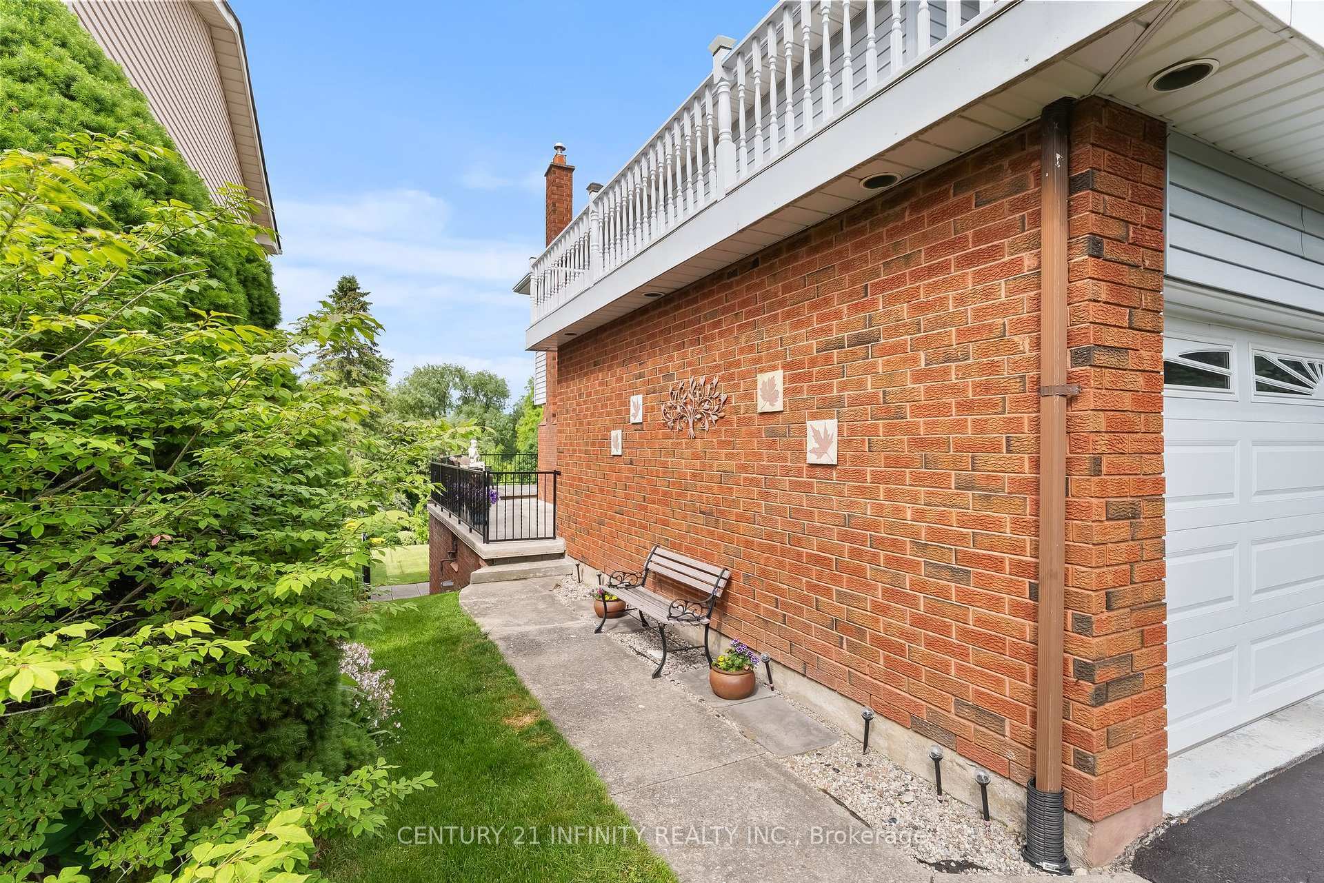 Property Photo: 104 Frost Drive ON L1P 1C9