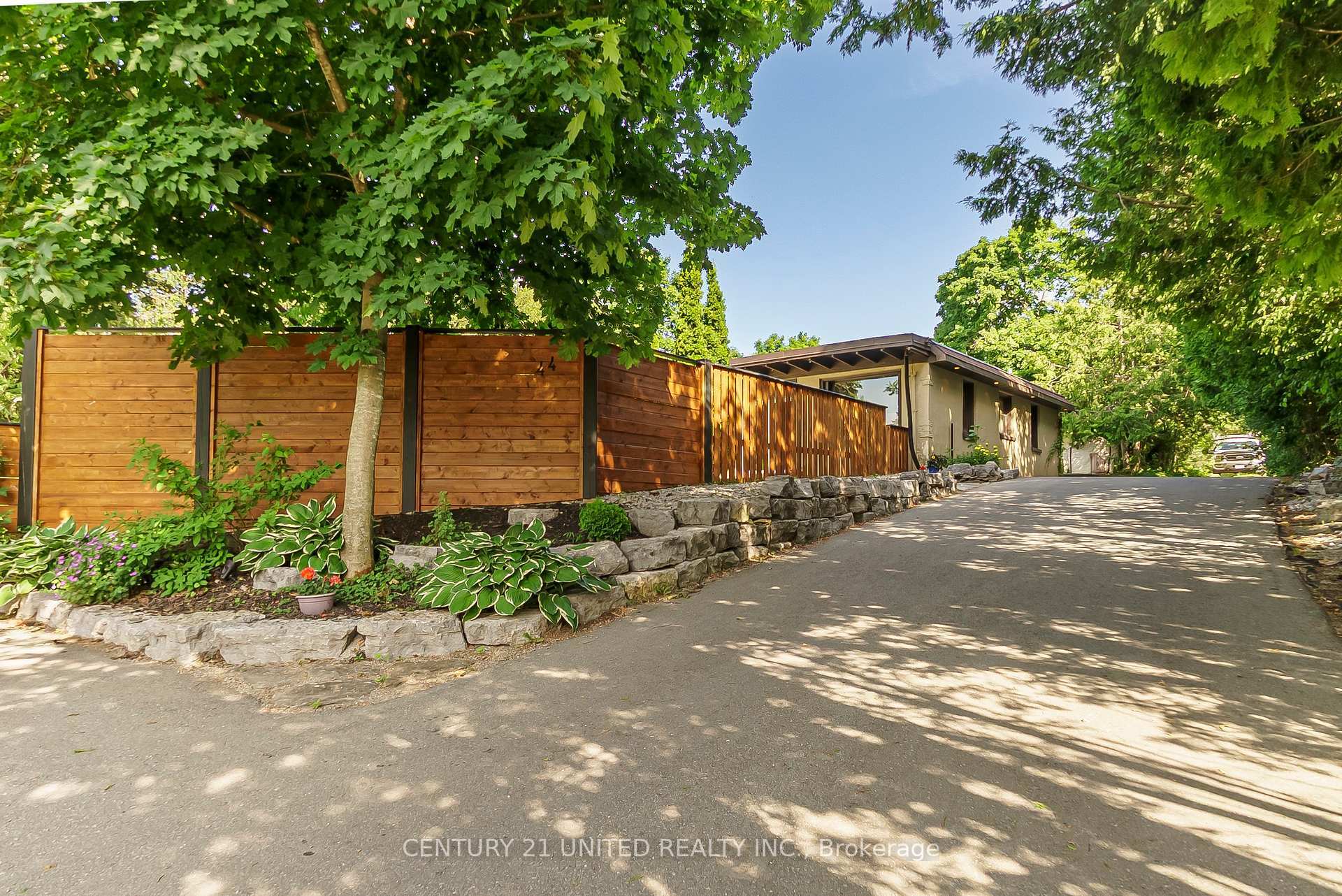 Photo de la propriété: 44 Moorecraig Road ON K9J 6V7