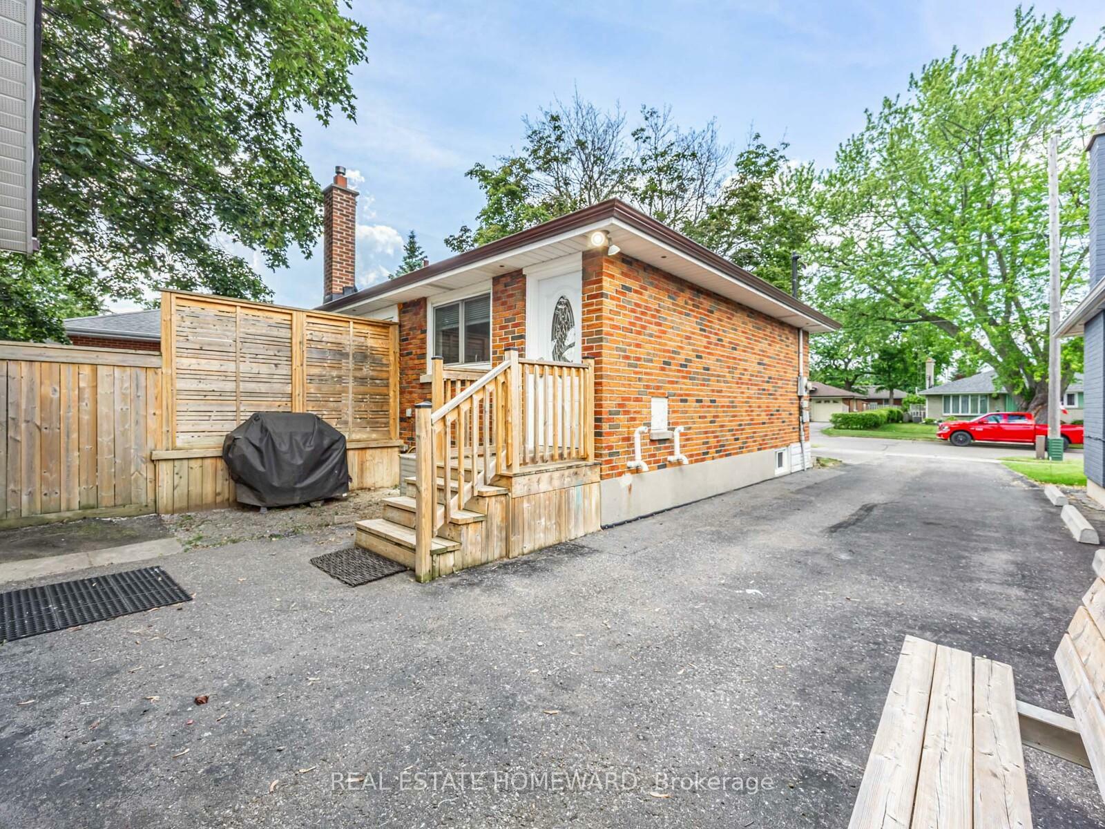 Property Photo: 793 Eastglen Drive ON L1G 1H3