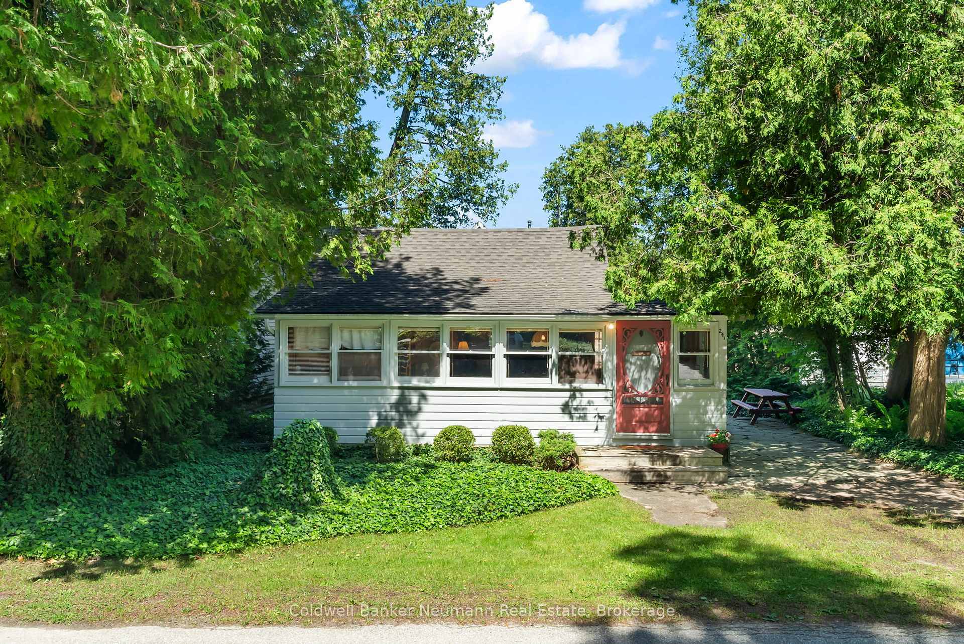 Property Photo: 241 Lake Street ON N0H 2L0
