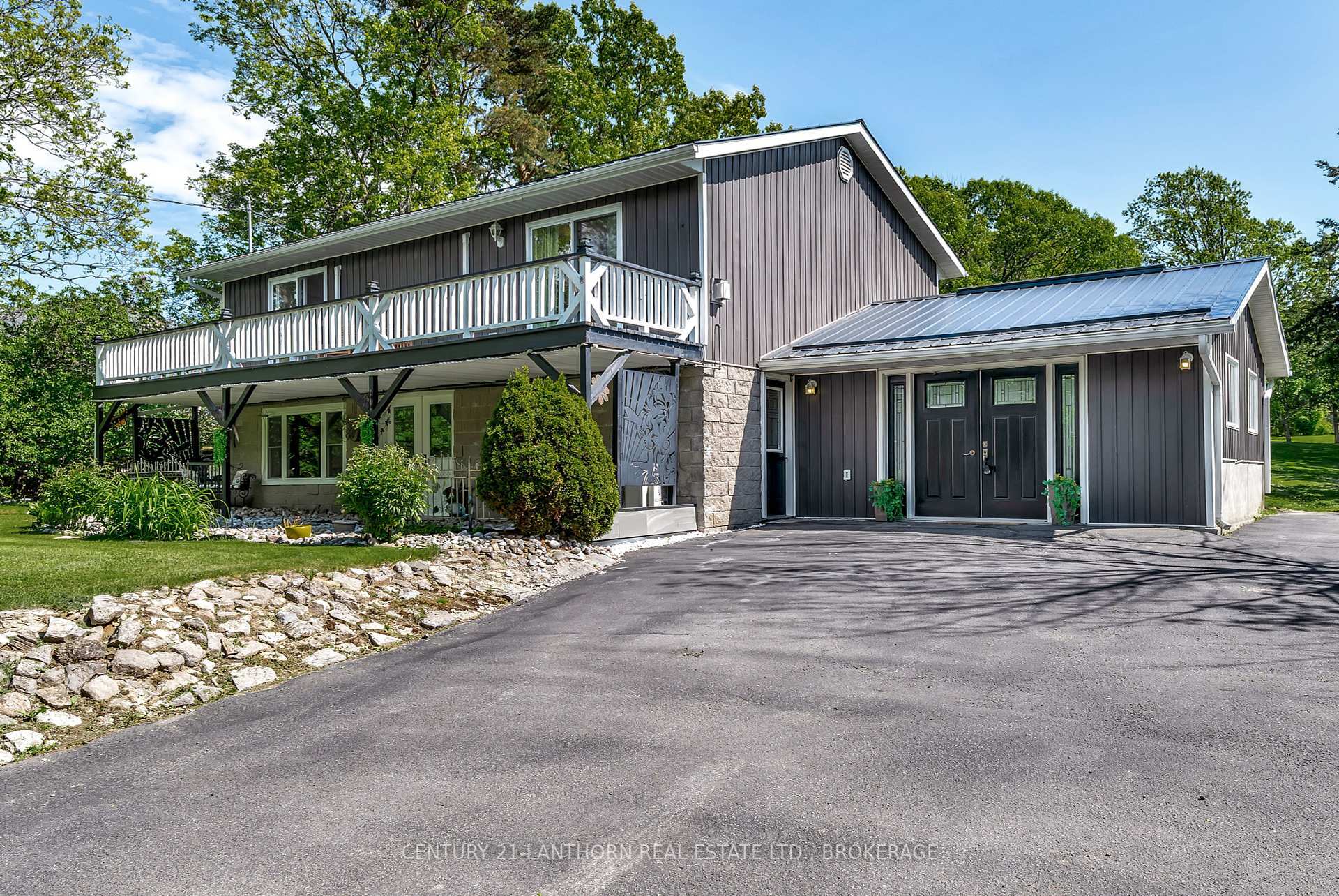 Photo de la propriété: 11807 Loyalist Parkway ON K0K 2T0