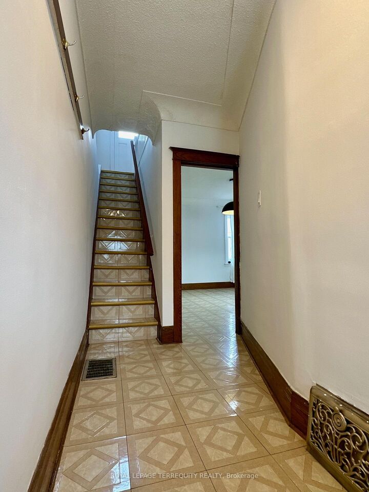 Property Photo: 135 Connaught Avenue N ON L8L 6Z2